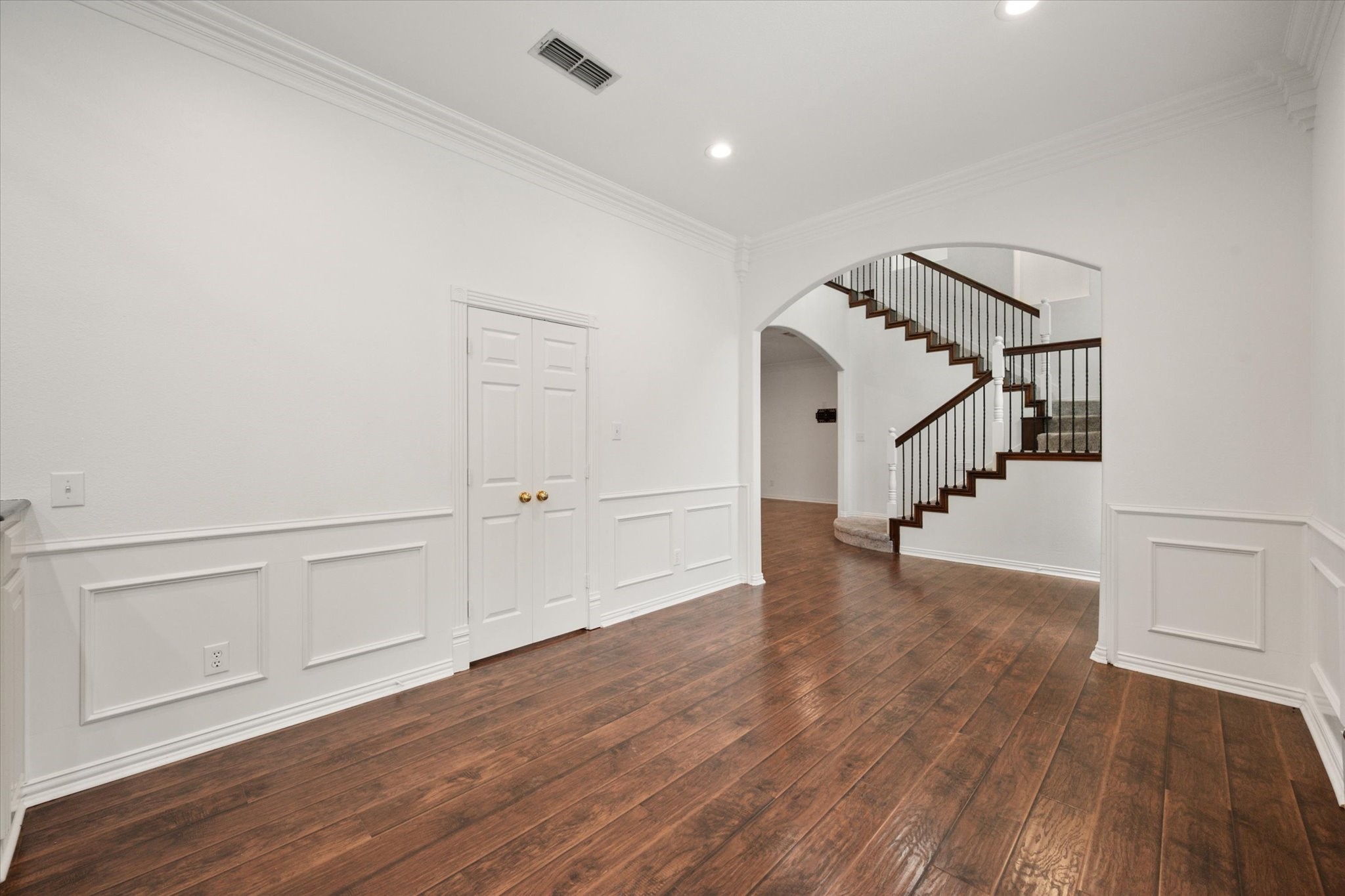 2 Treewood Court