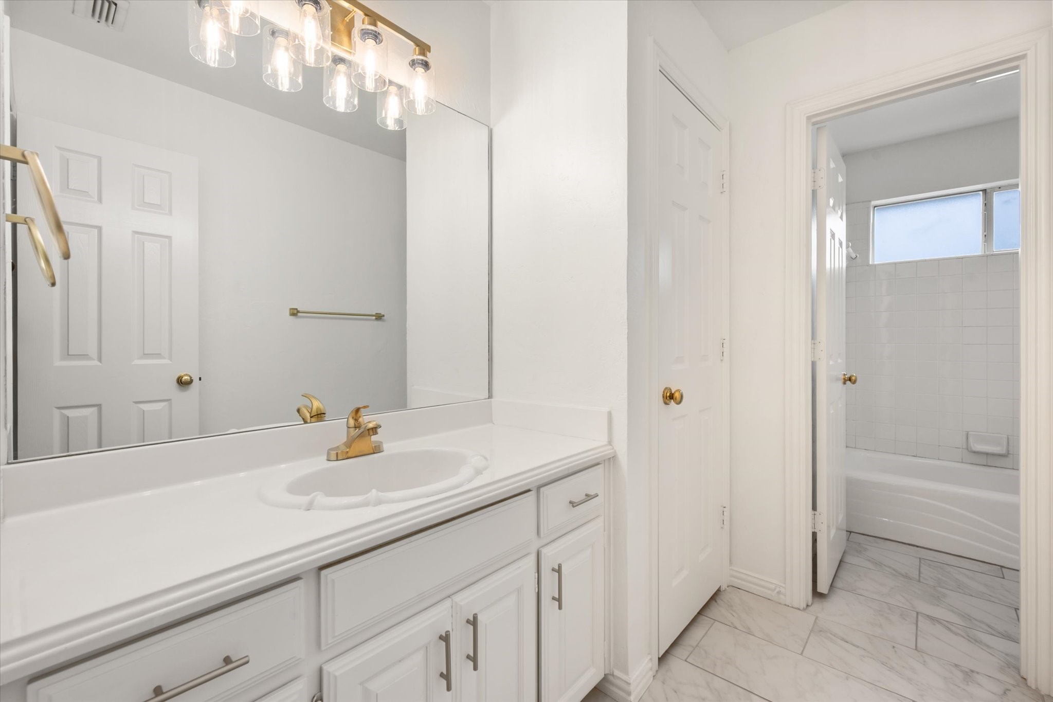 2 Treewood Court
