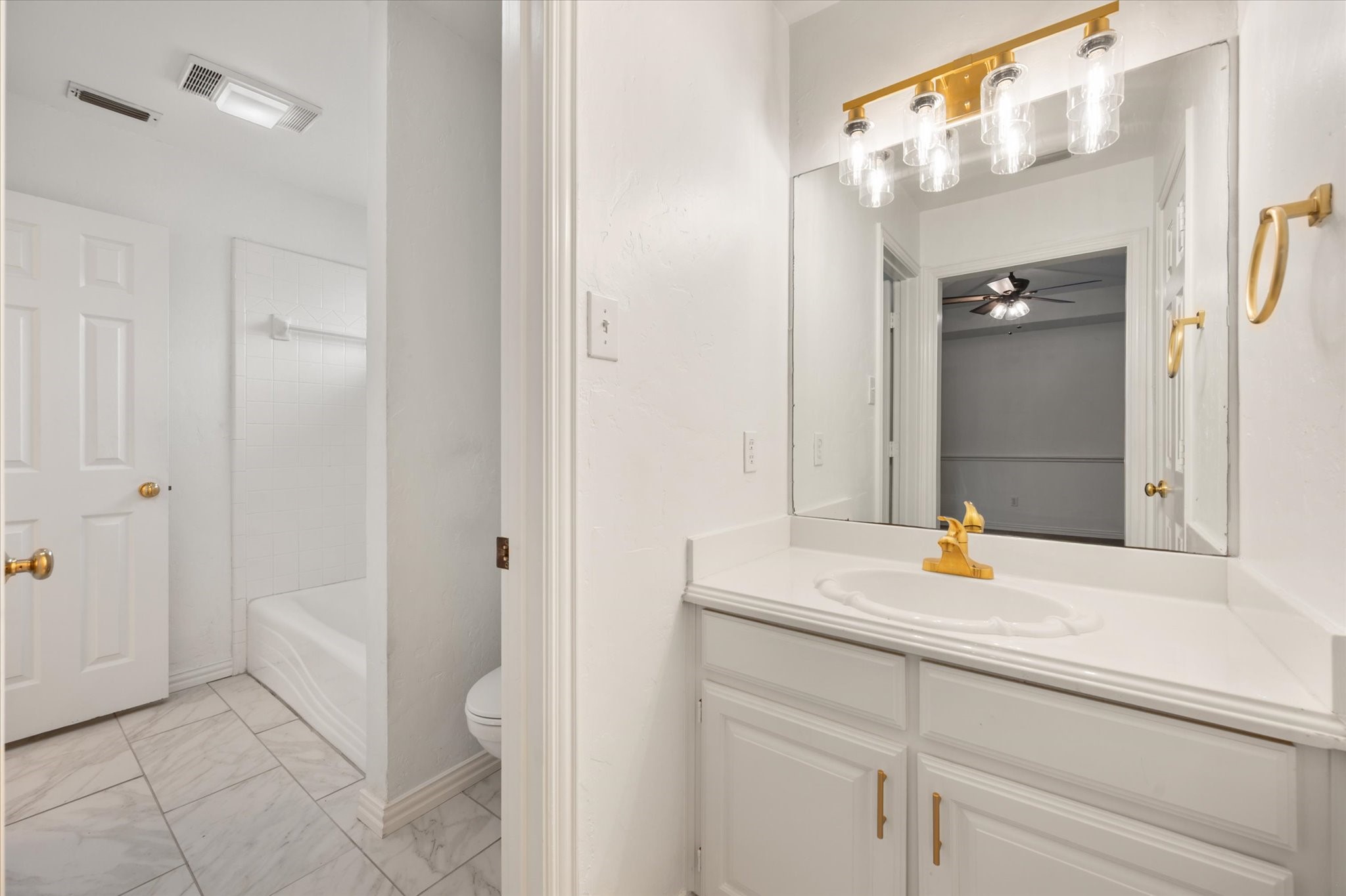 2 Treewood Court