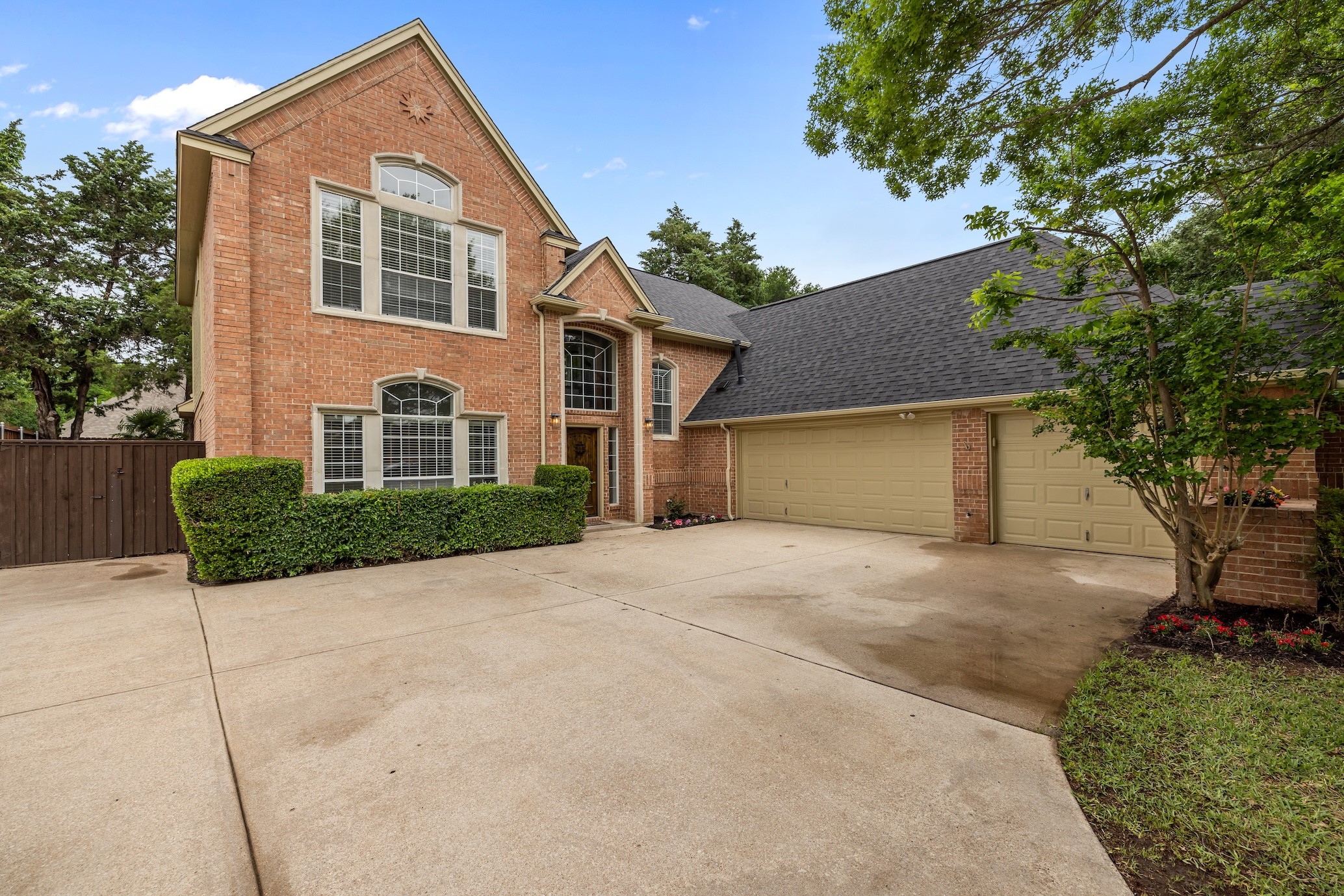 2 Treewood Court