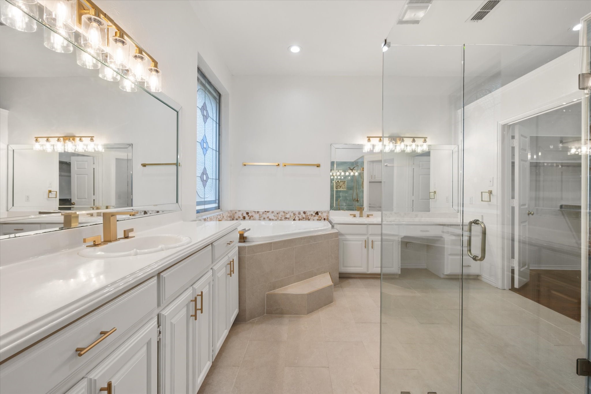 2 Treewood Court
