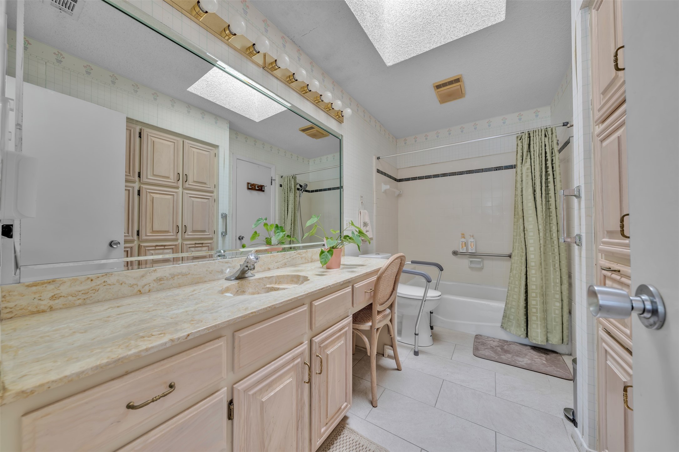 1200 Saint Andrews Court