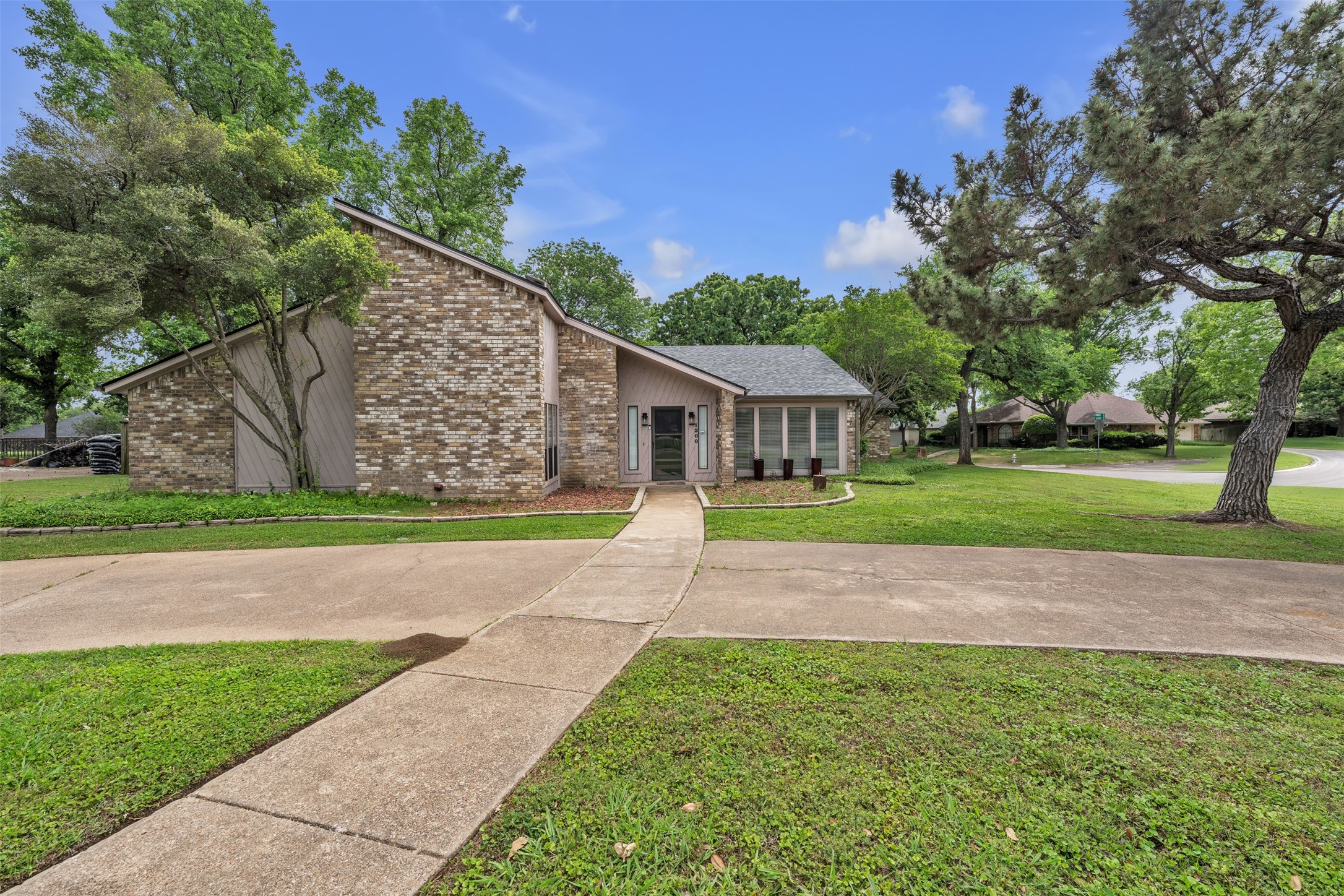 1200 Saint Andrews Court