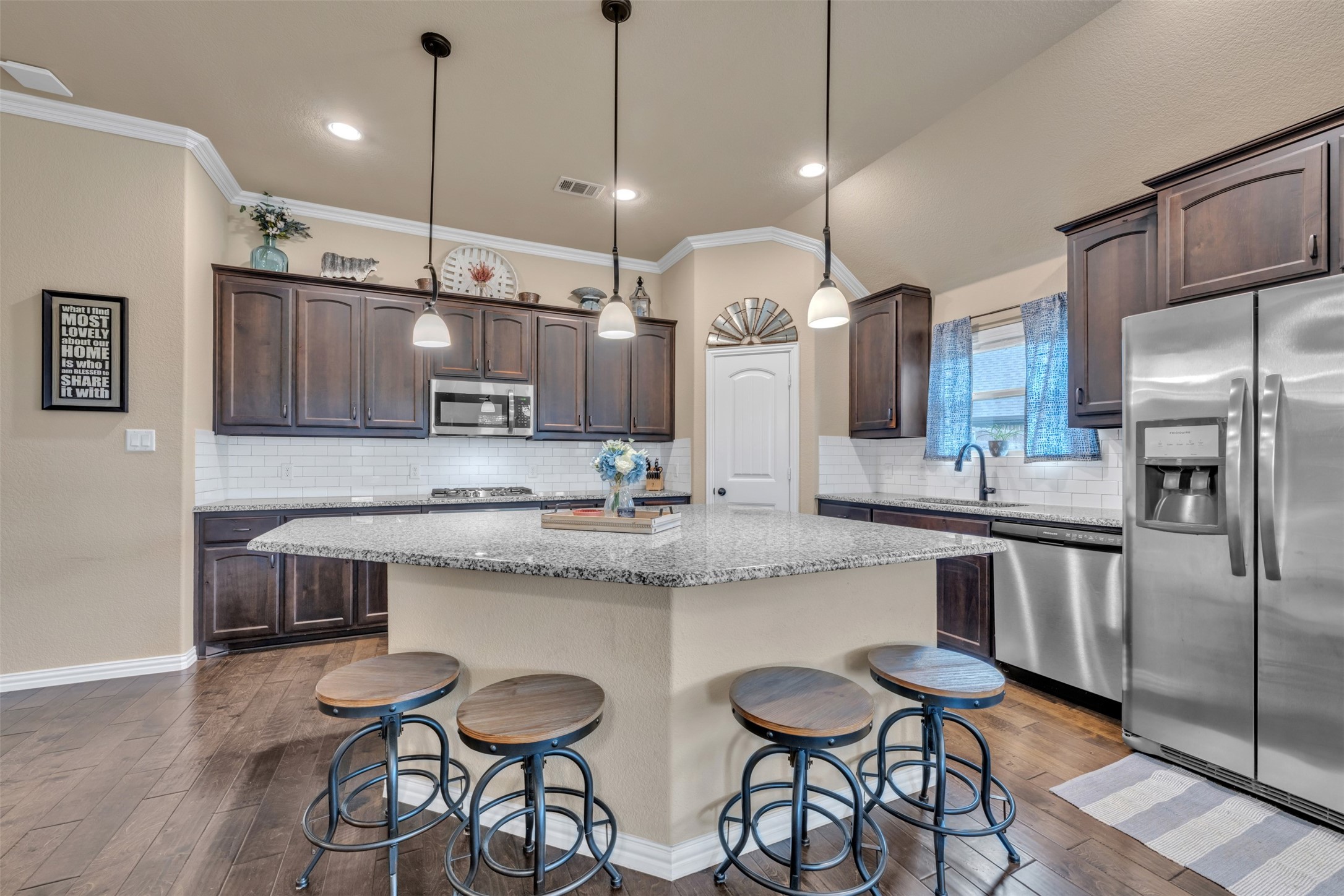 6000 Dunnlevy Drive