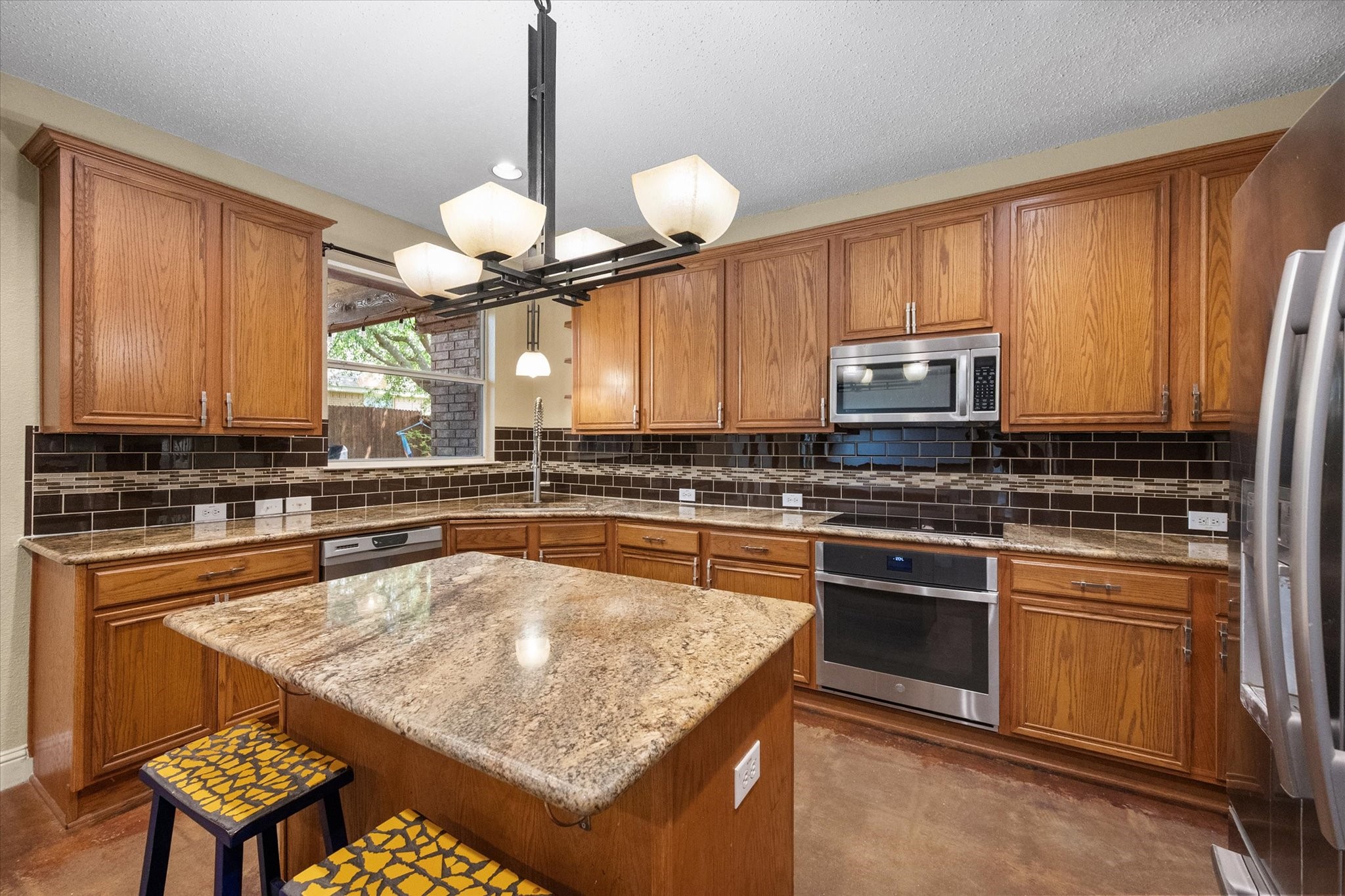 1305 Liverpool Lane