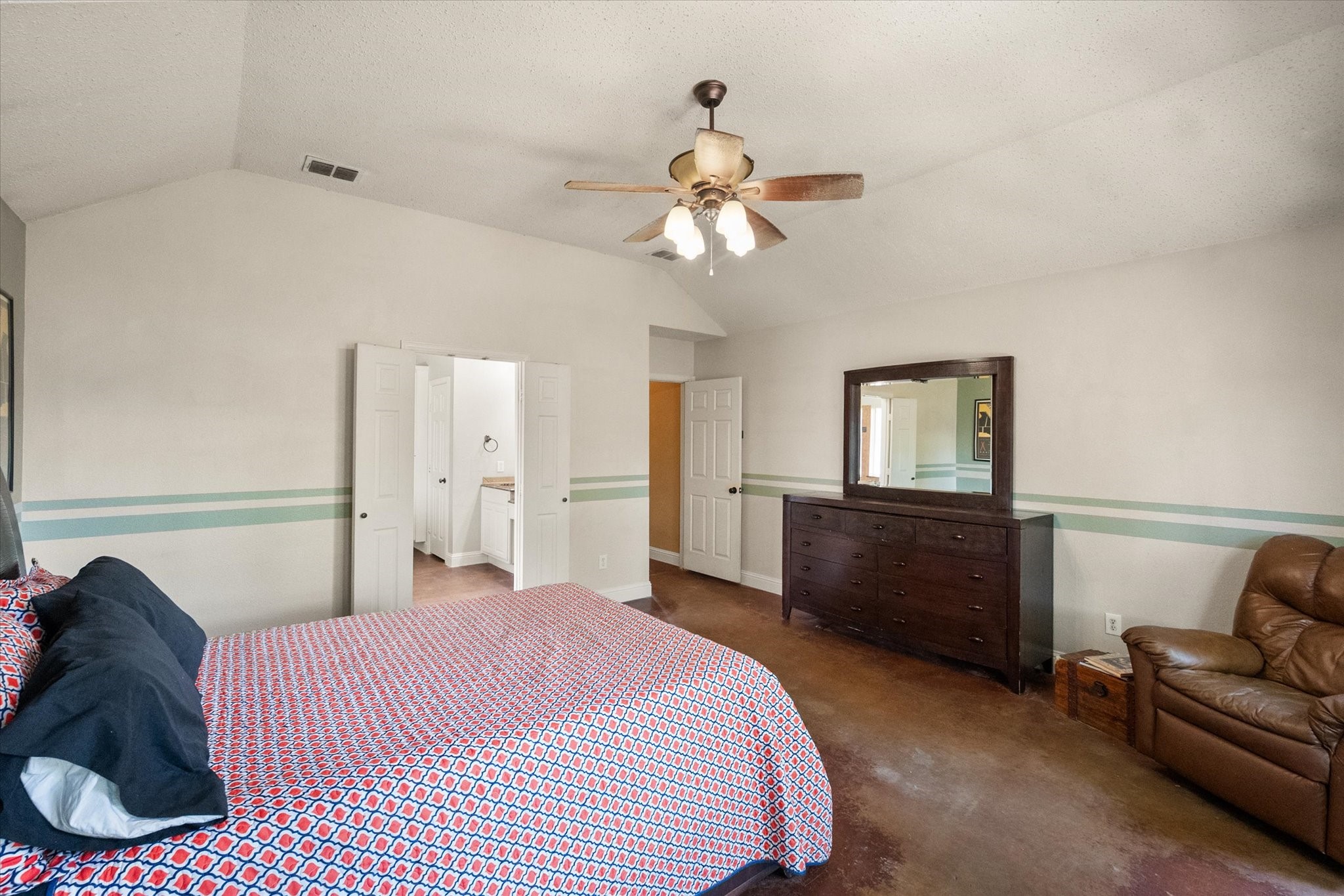 1305 Liverpool Lane