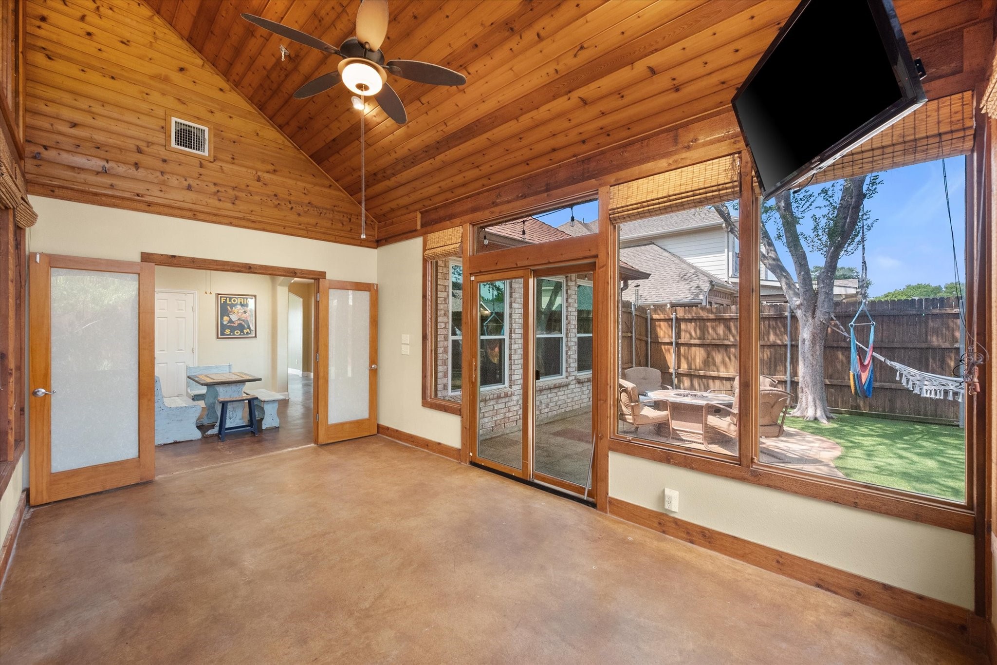 1305 Liverpool Lane