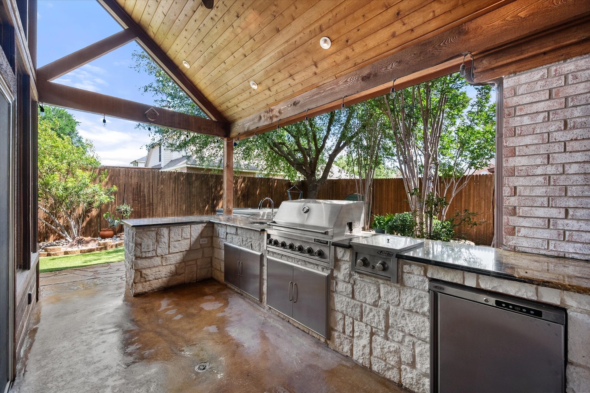 1305 Liverpool Lane