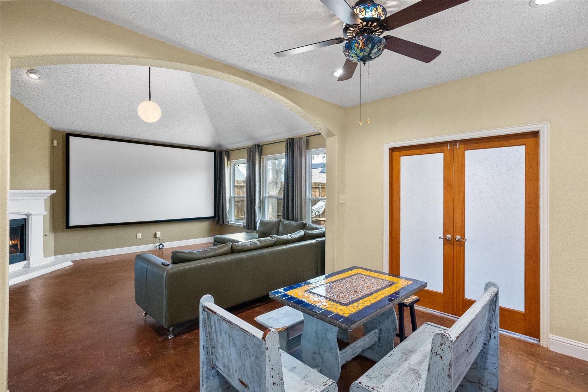 1305 Liverpool Lane