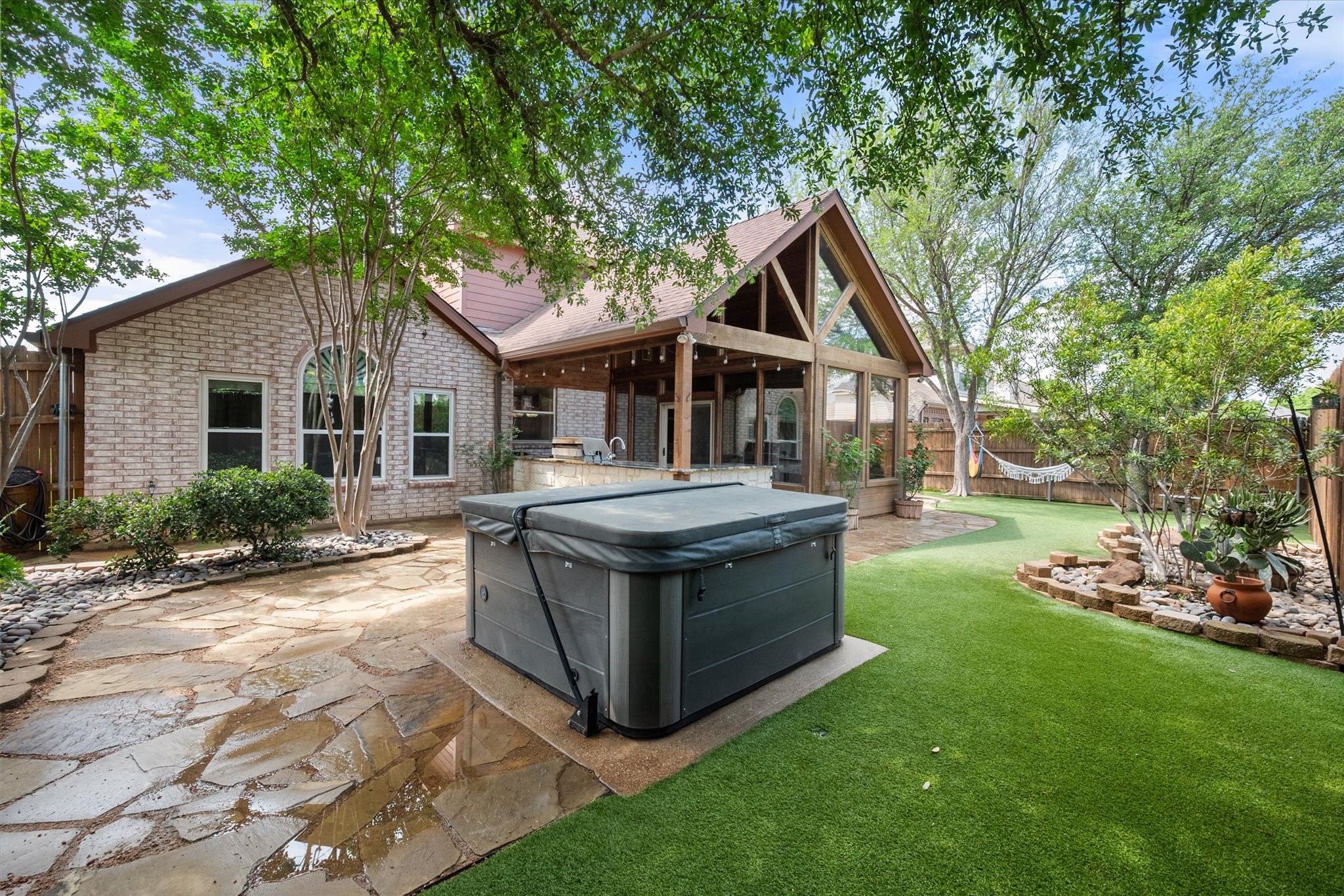 1305 Liverpool Lane