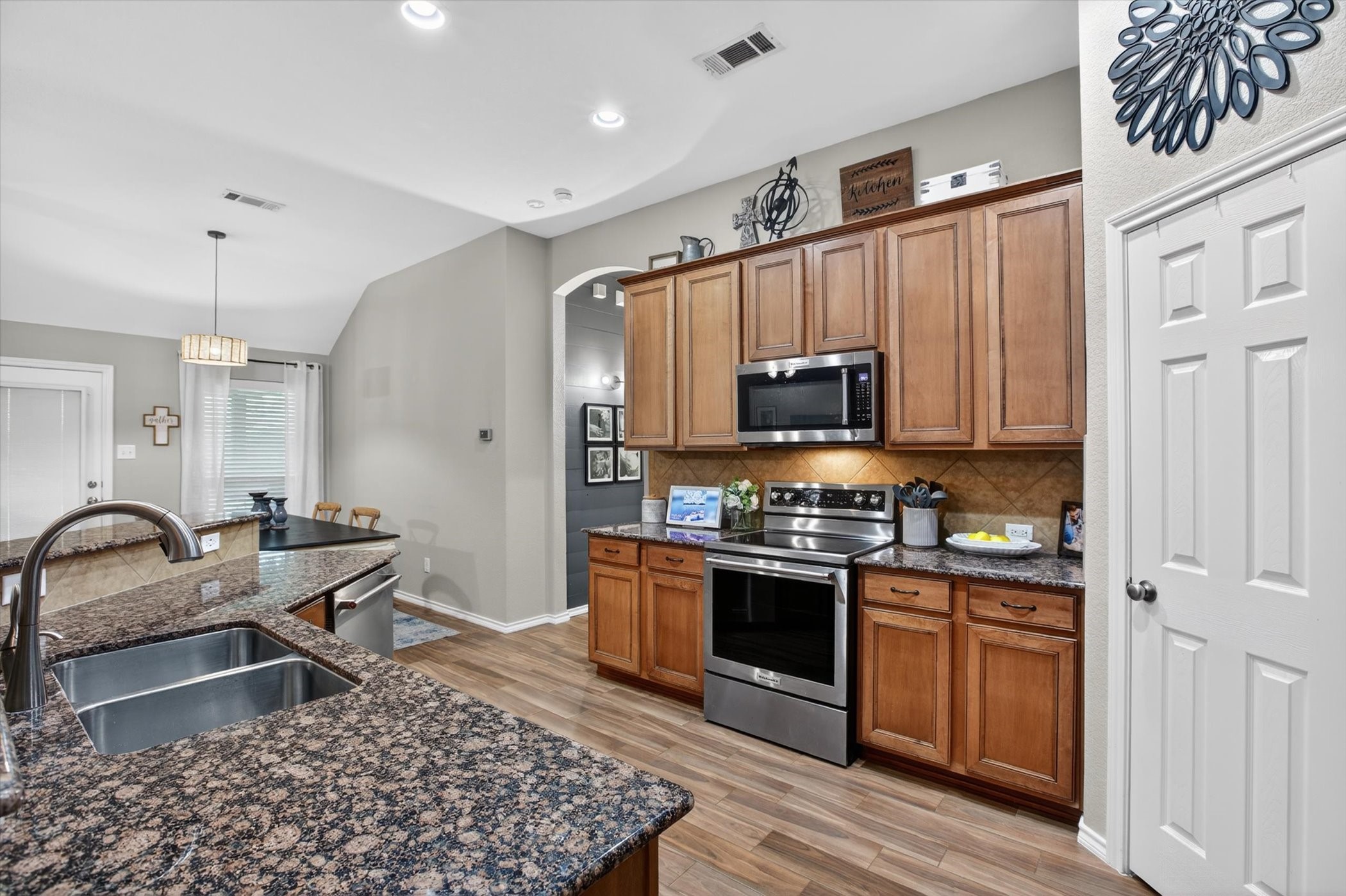 9122 Water Oak Drive