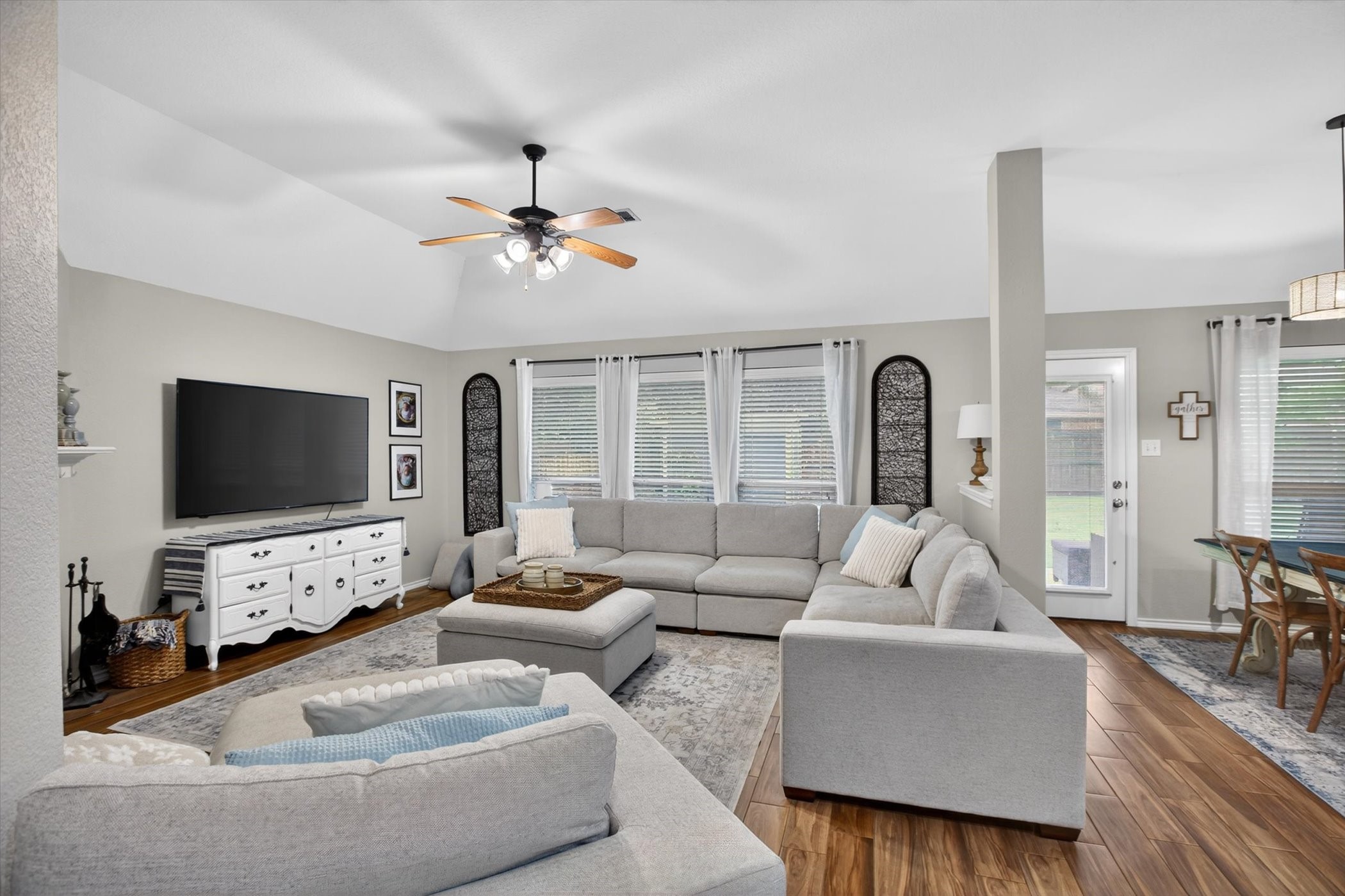 9122 Water Oak Drive