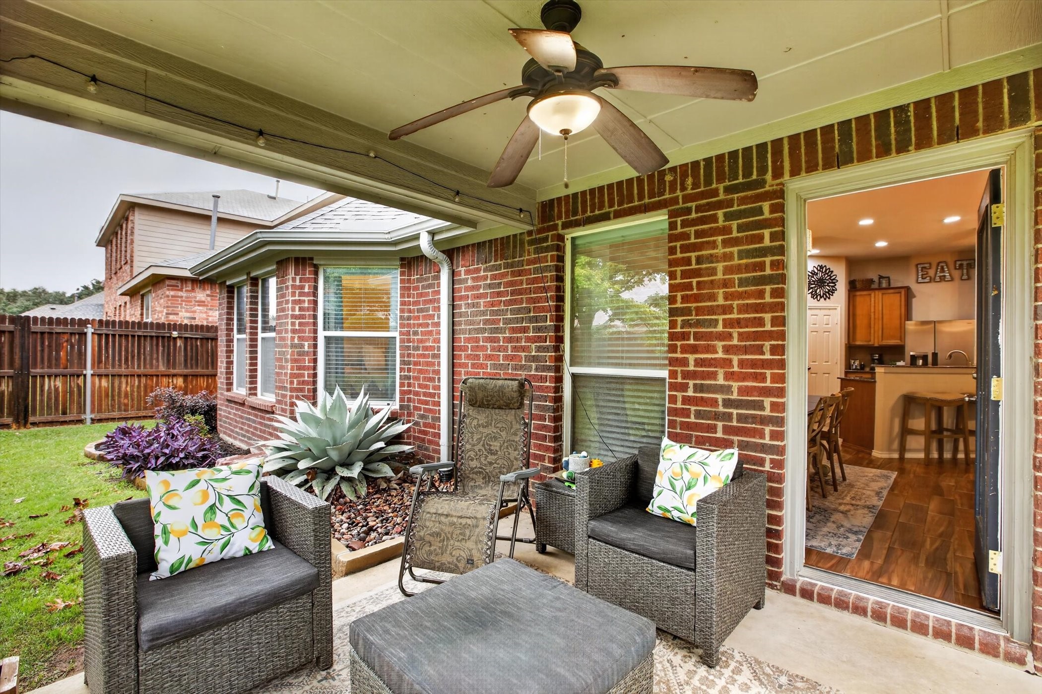 9122 Water Oak Drive
