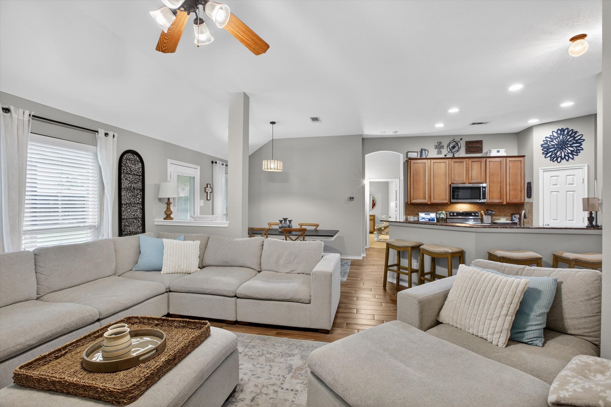 9122 Water Oak Drive