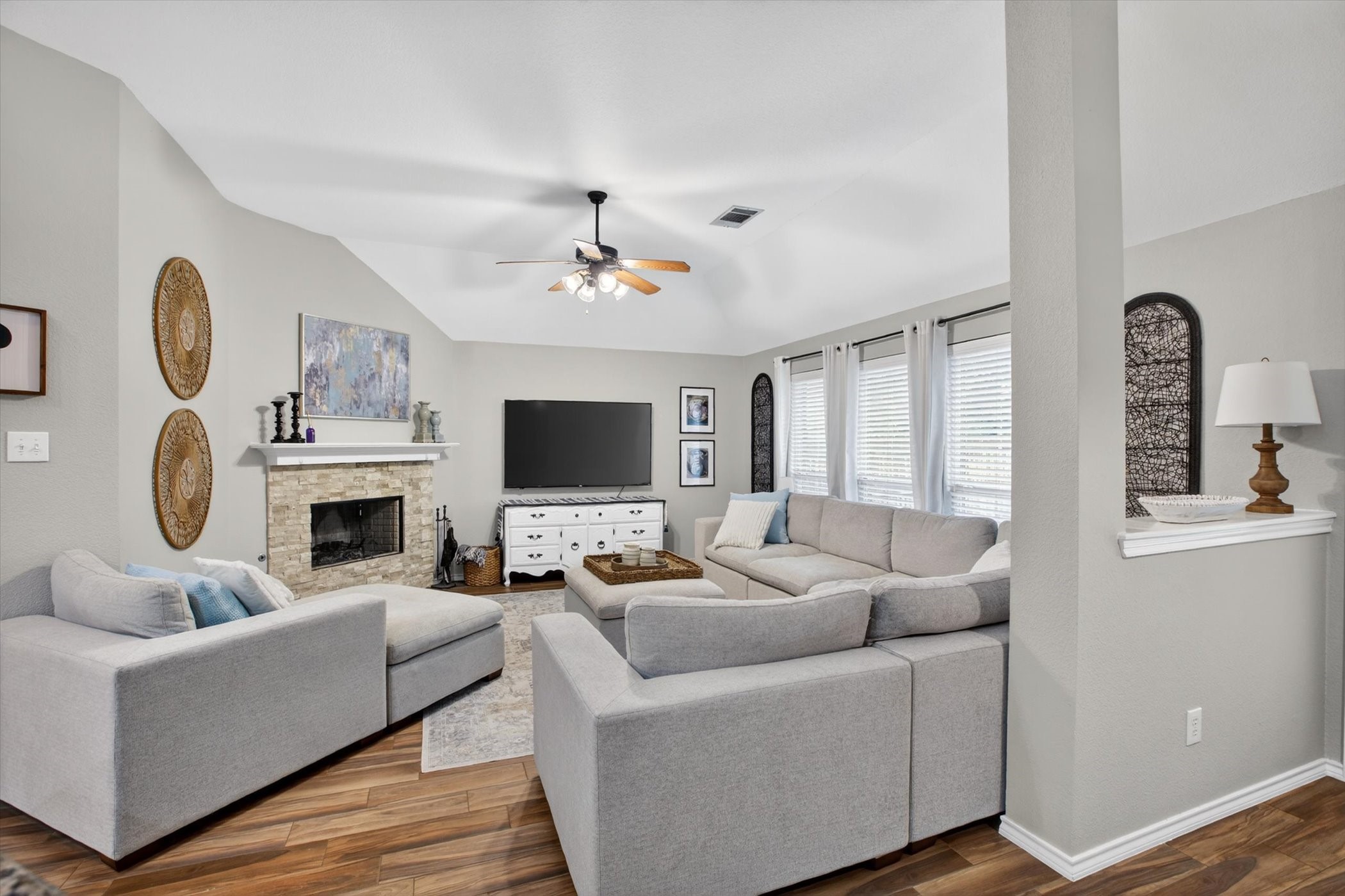 9122 Water Oak Drive