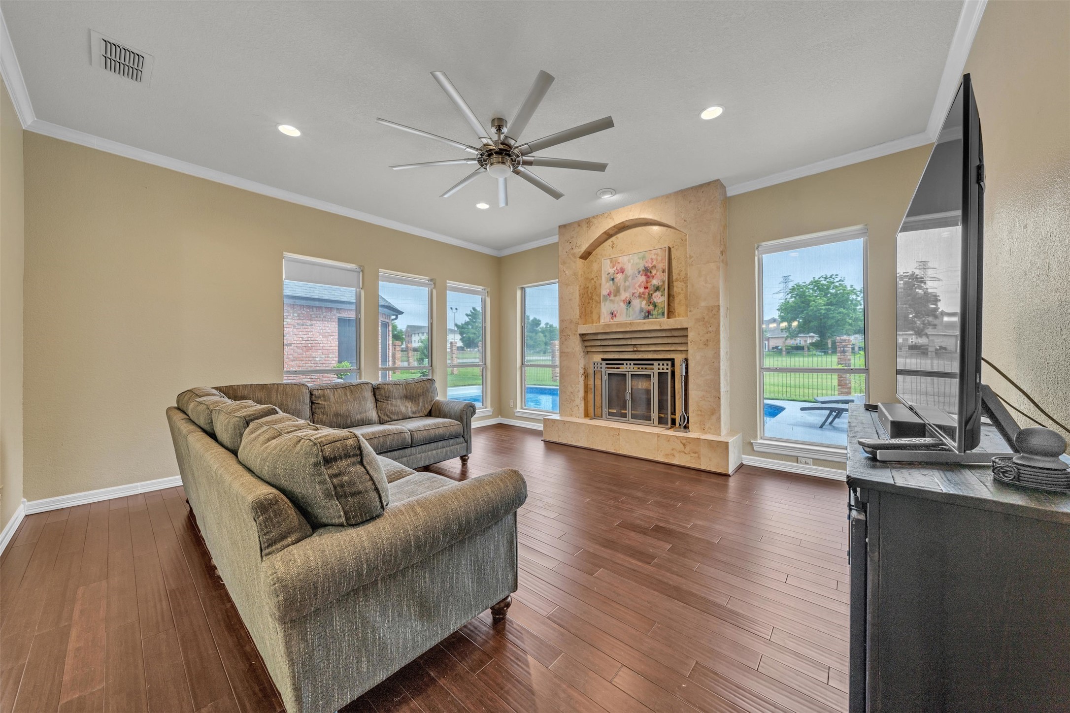 6205 Skylark Circle