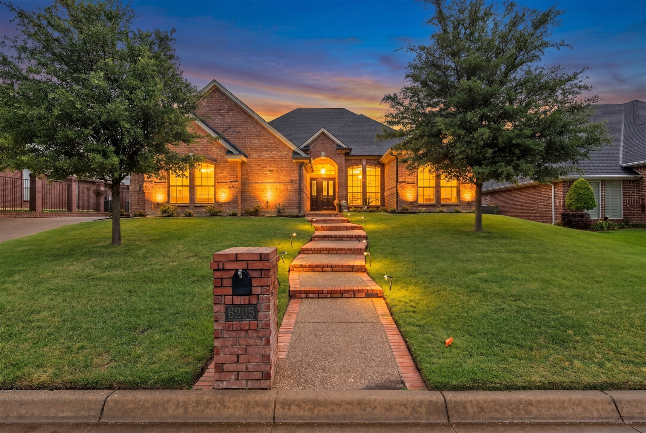 6205 Skylark Circle