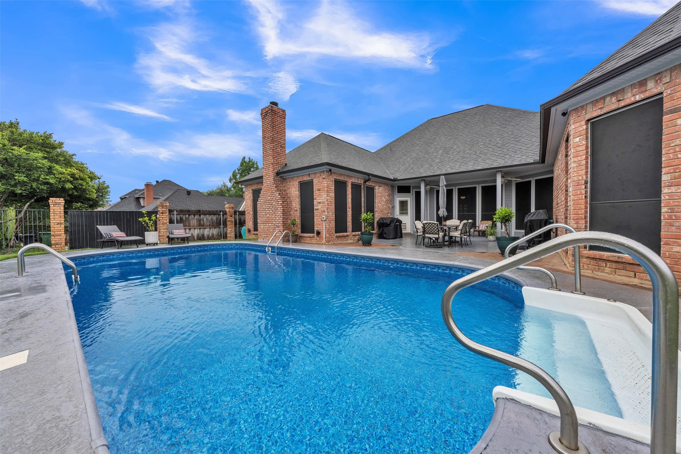6205 Skylark Circle