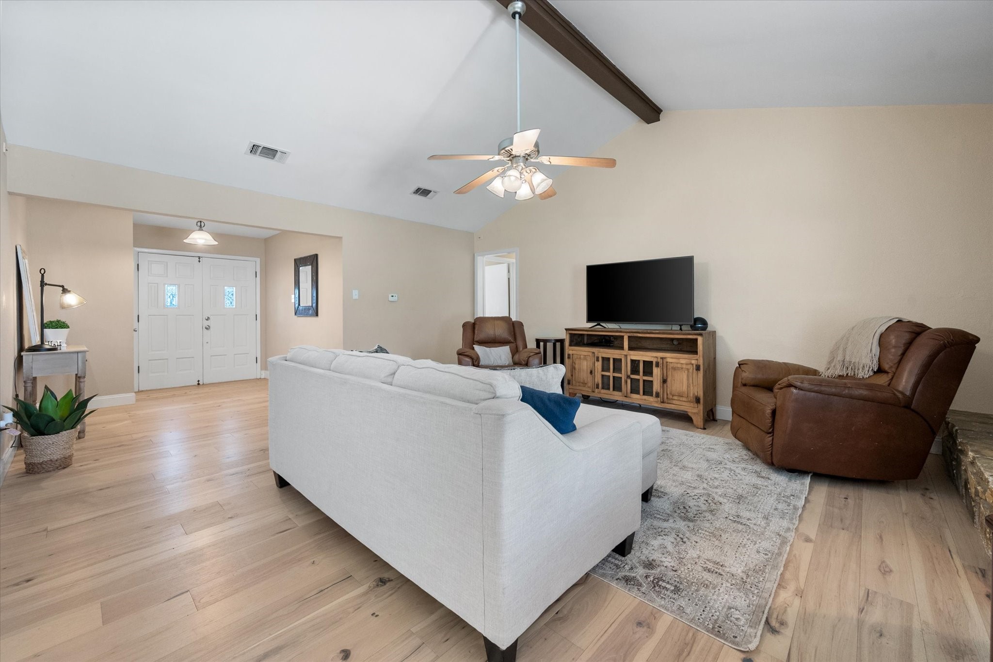 212 S Heights Drive