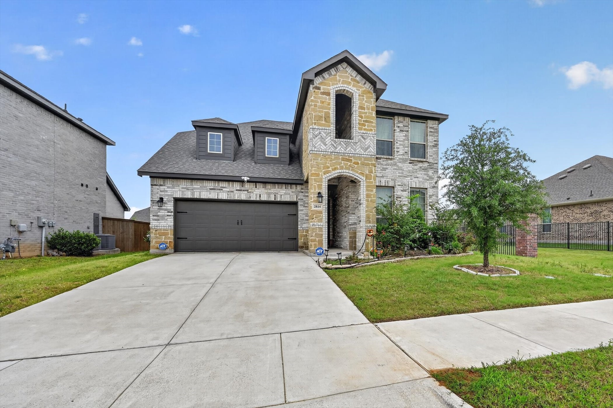 2814 Grand Lookout Lane