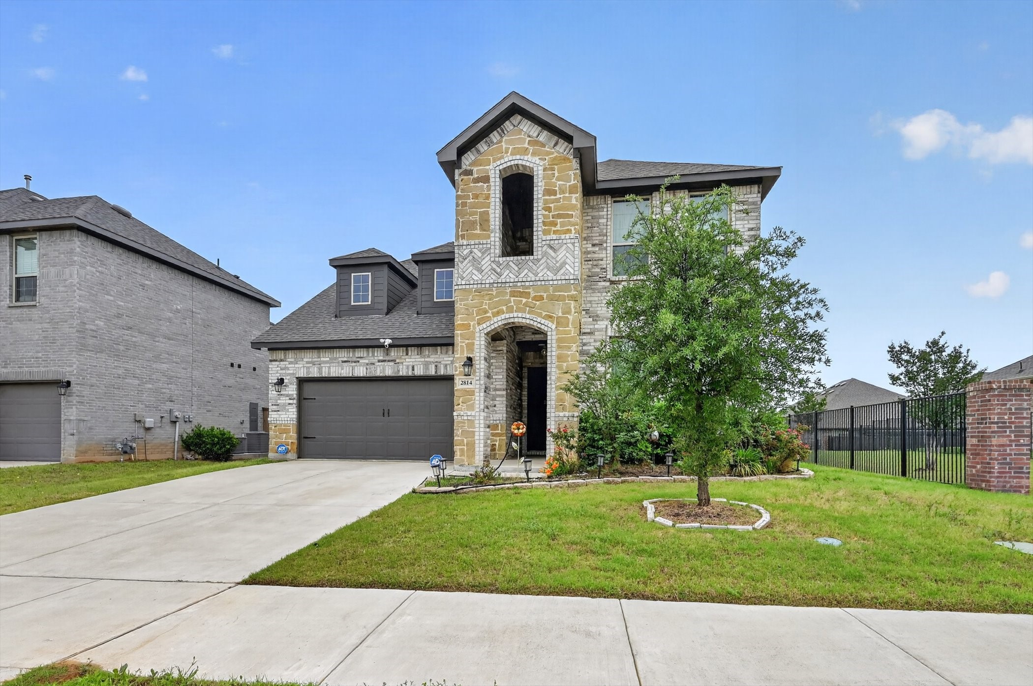 2814 Grand Lookout Lane