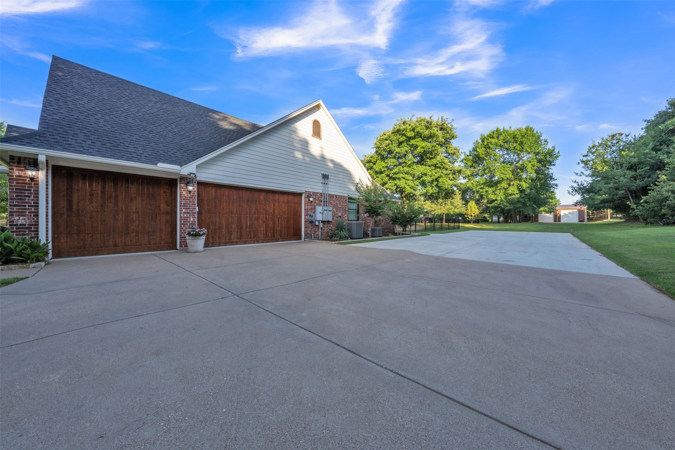 7466 Bent Trail