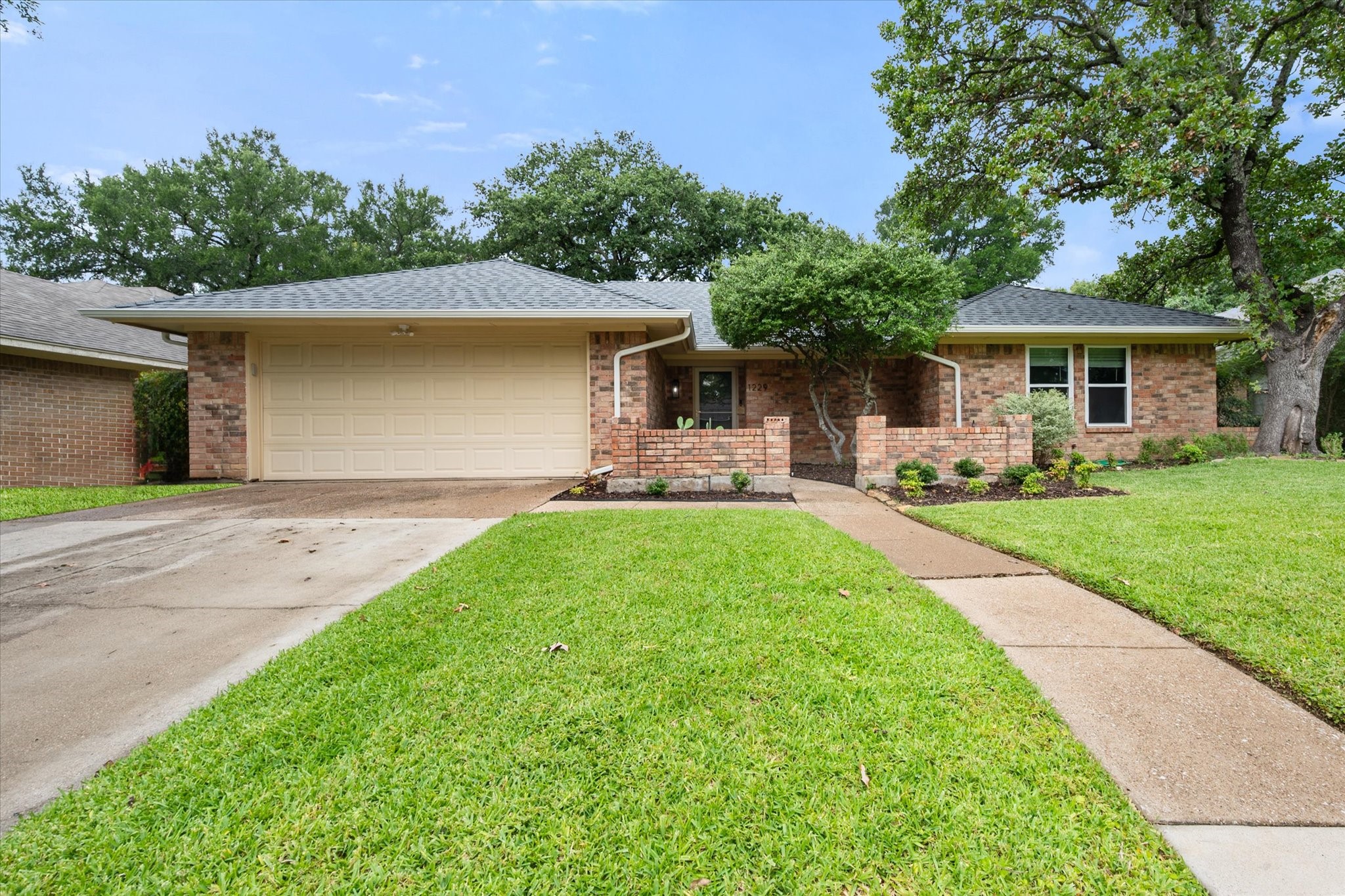 1229 Brookfield Lane