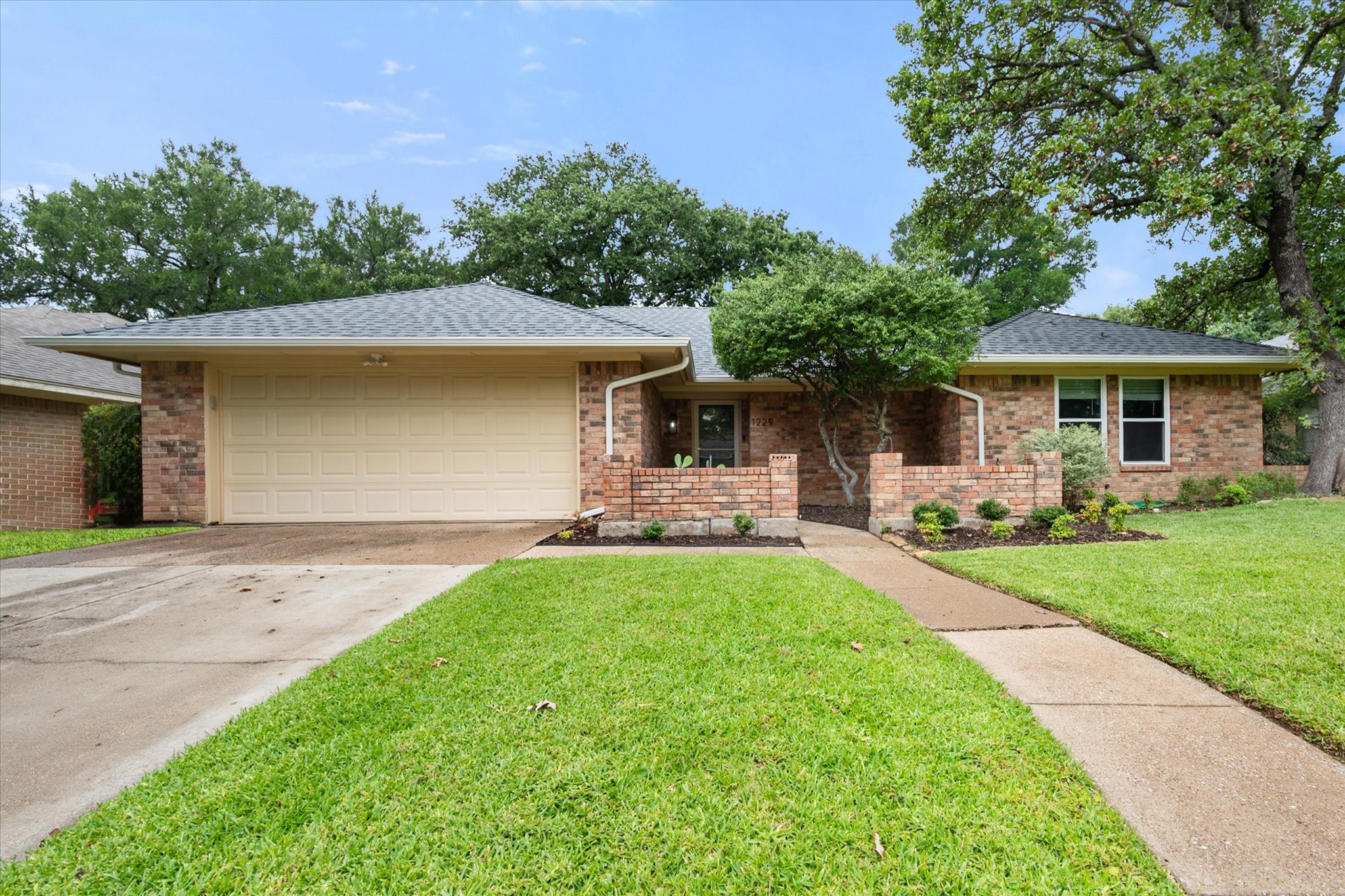 1229 Brookfield Lane