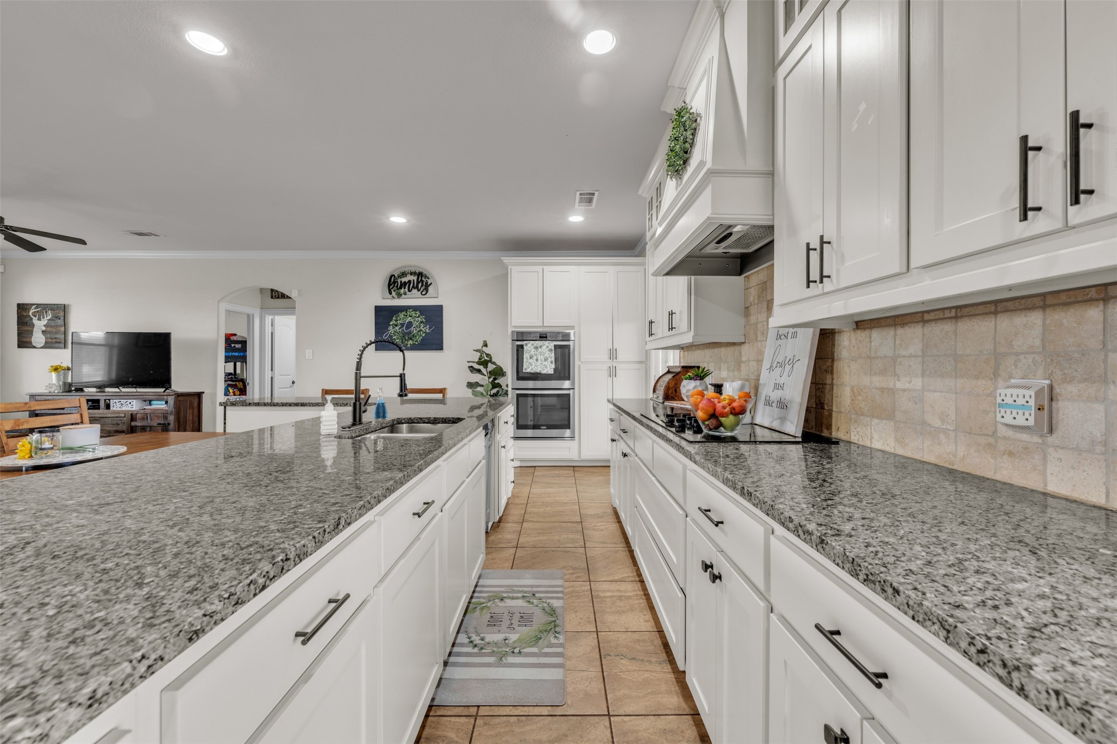 15077 Saddle Ridge Circle
