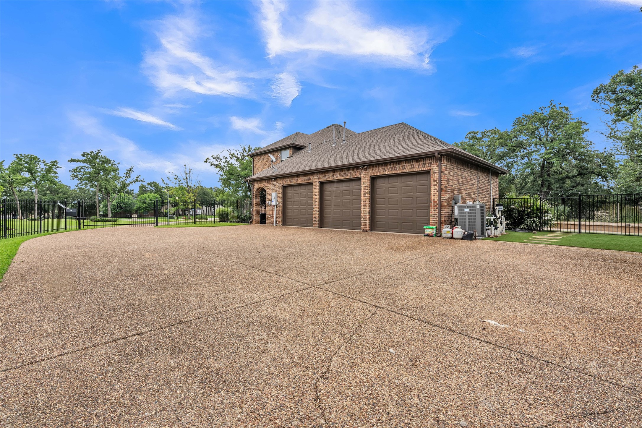 140 Eagles Peak Lane