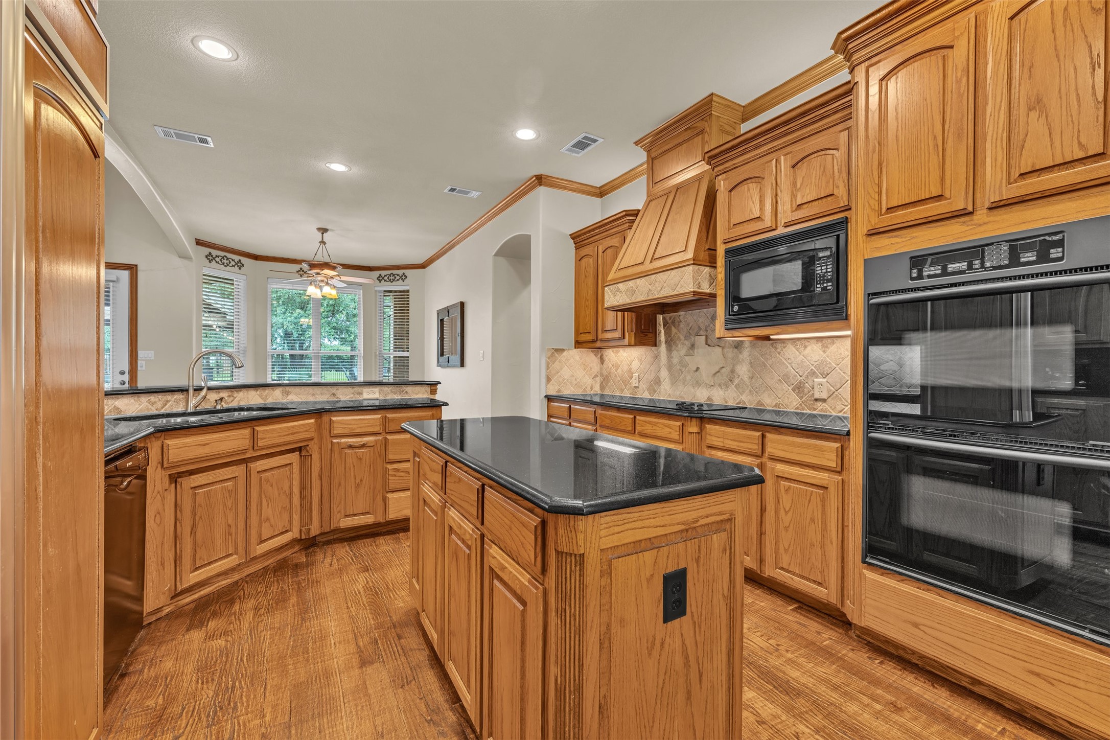 140 Eagles Peak Lane
