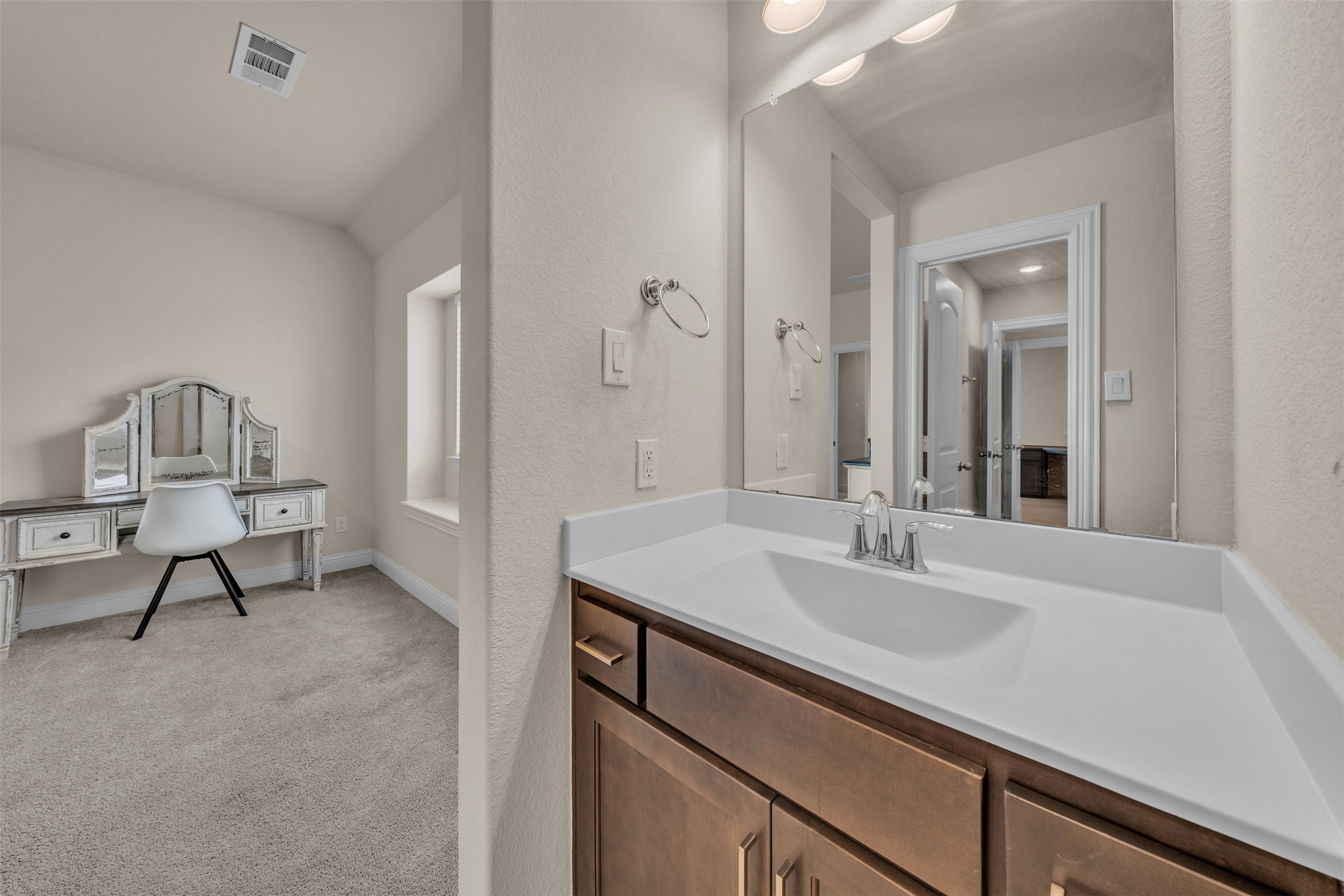 2103 Horizon Drive