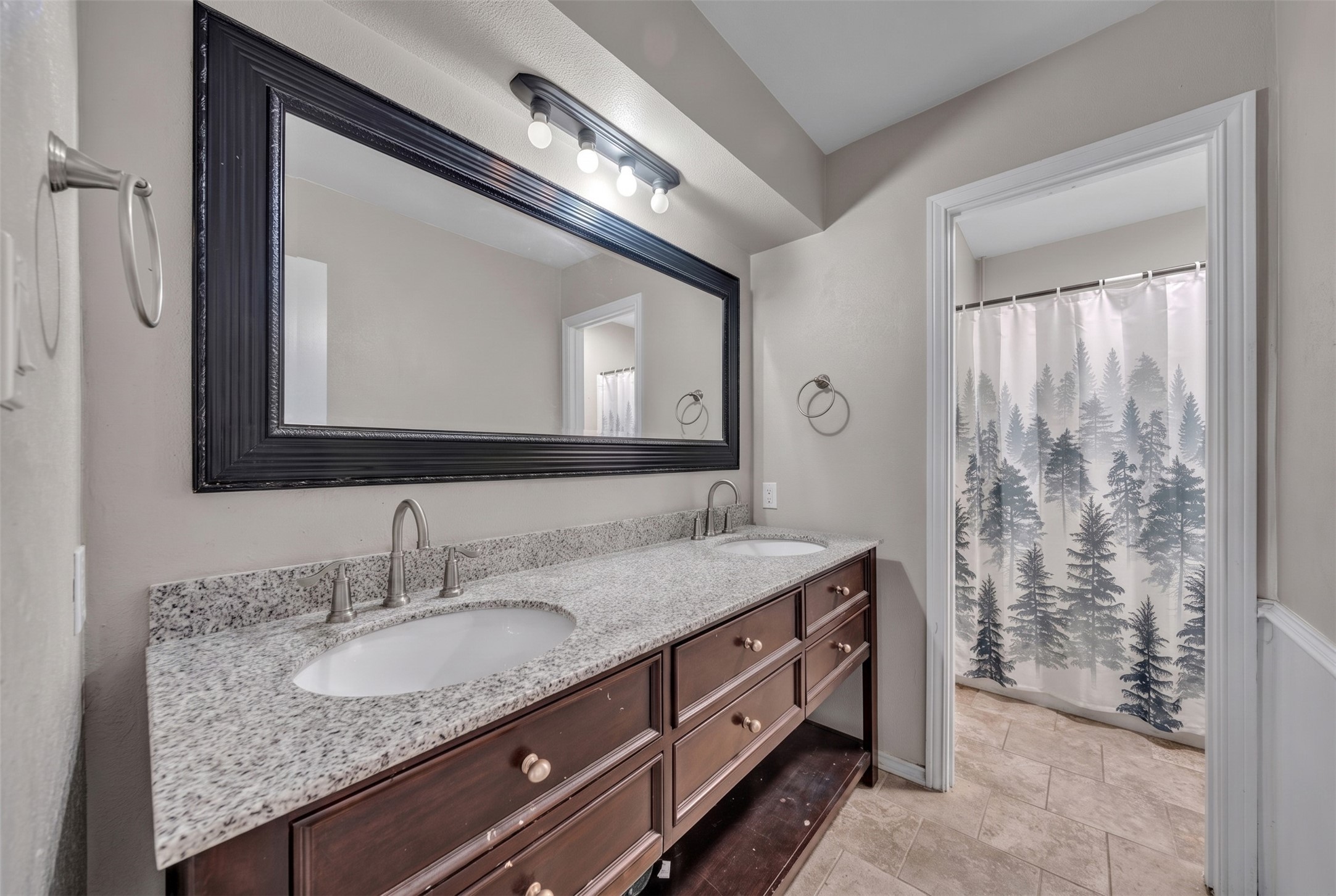 3813 Lynbrook Lane