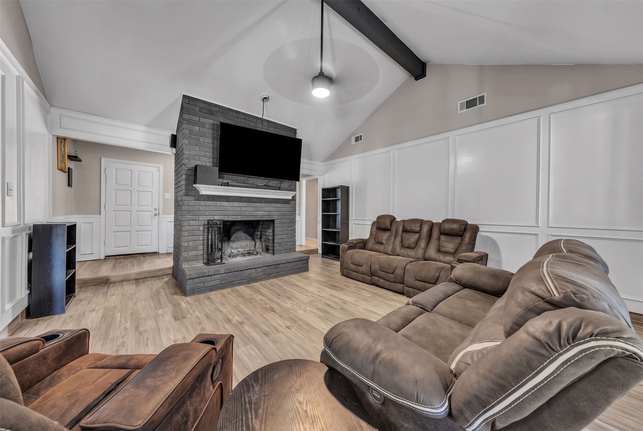 3813 Lynbrook Lane