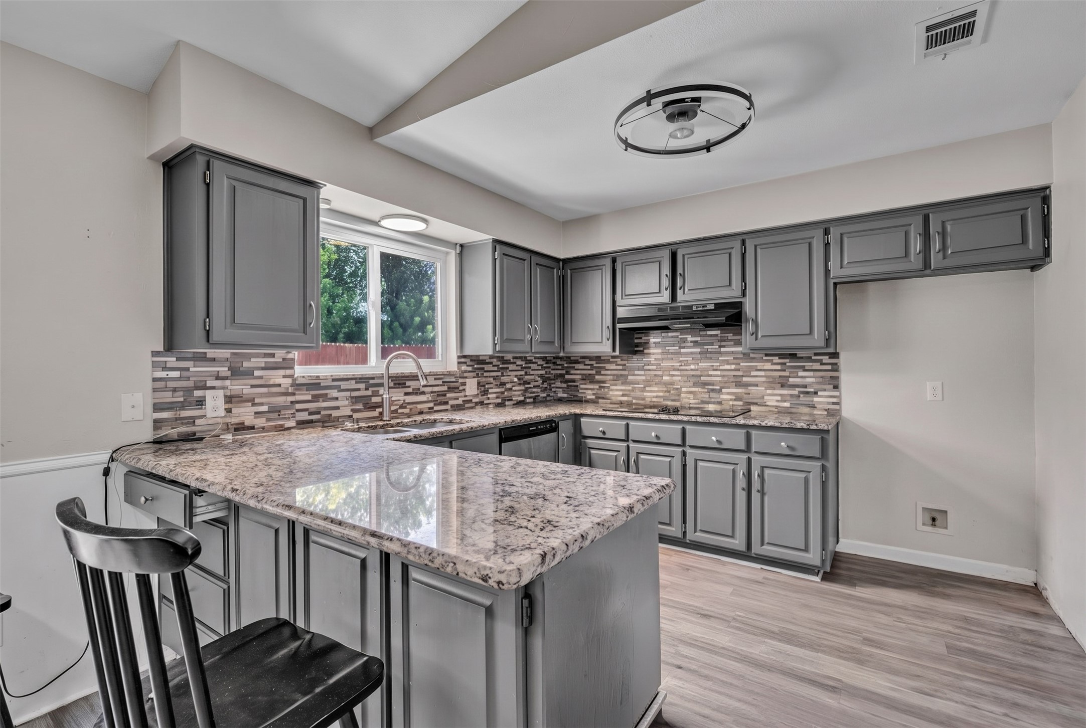 3813 Lynbrook Lane