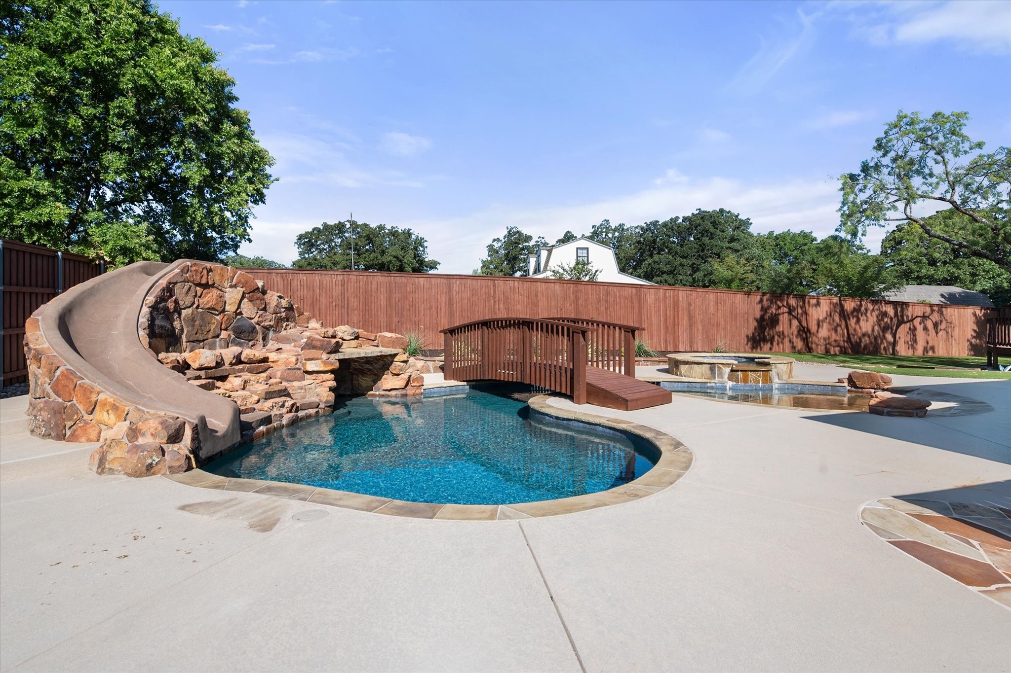 1050 Falcon Nest Drive