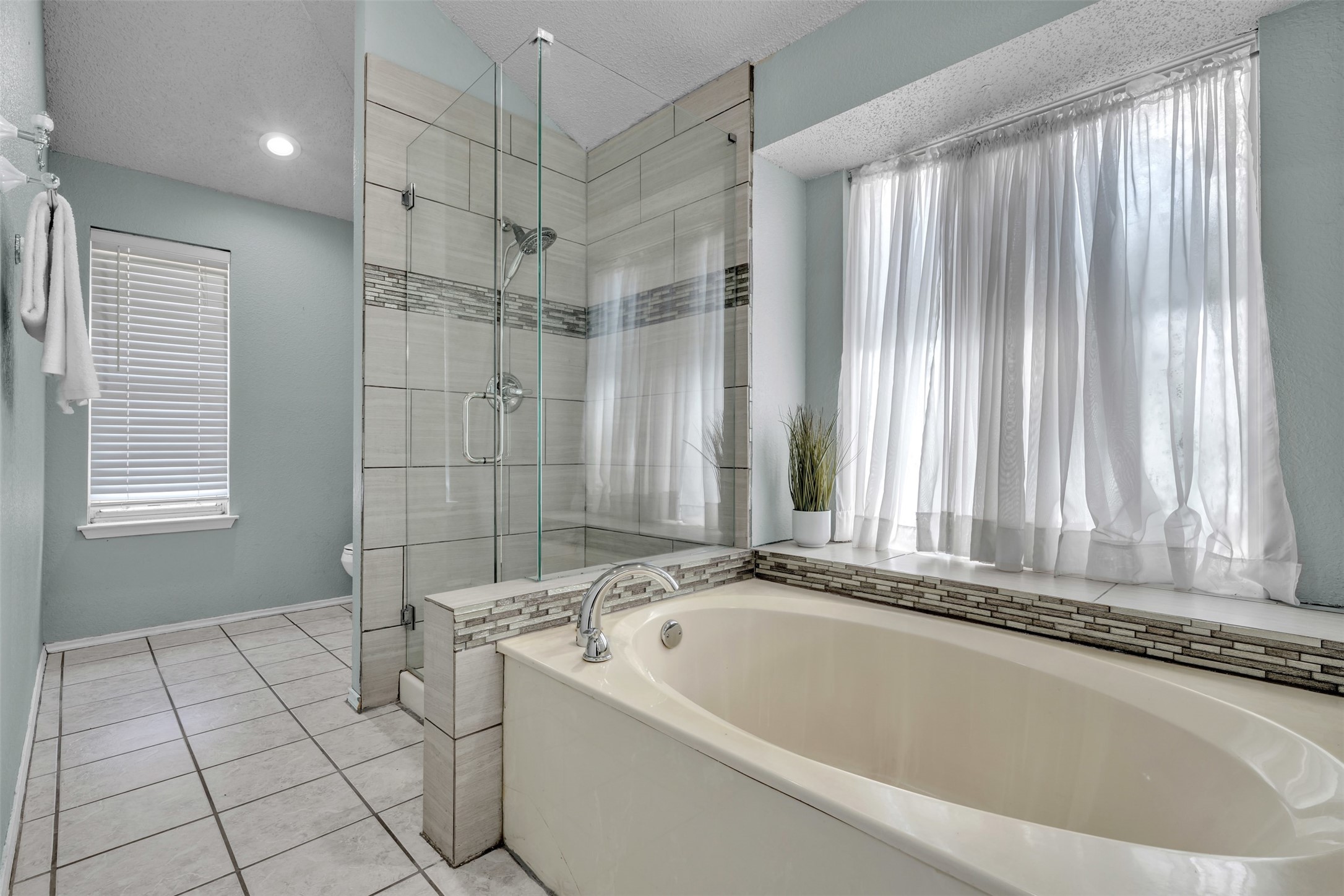 2741 White Oak Drive