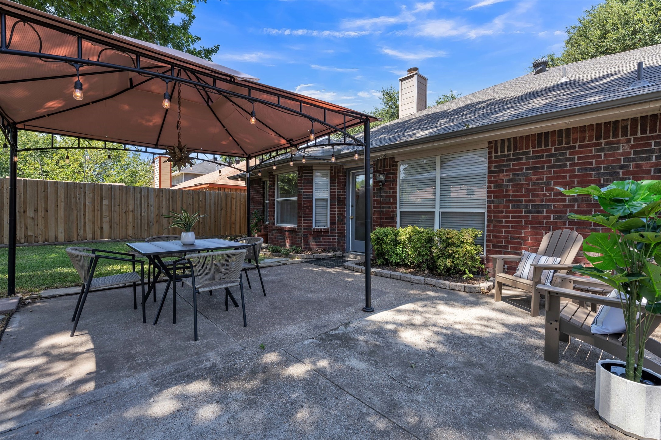 2741 White Oak Drive