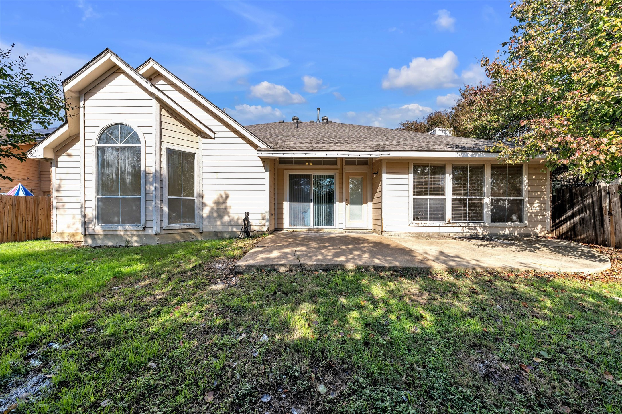 2202 Richmond Circle