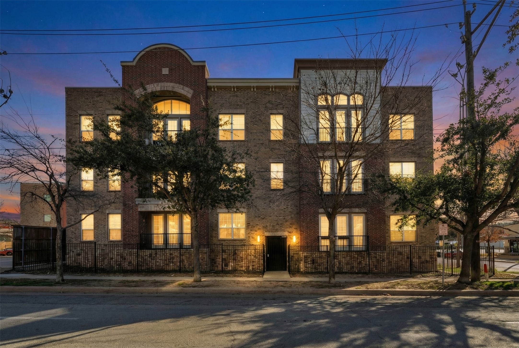 950 Henderson Street 1214