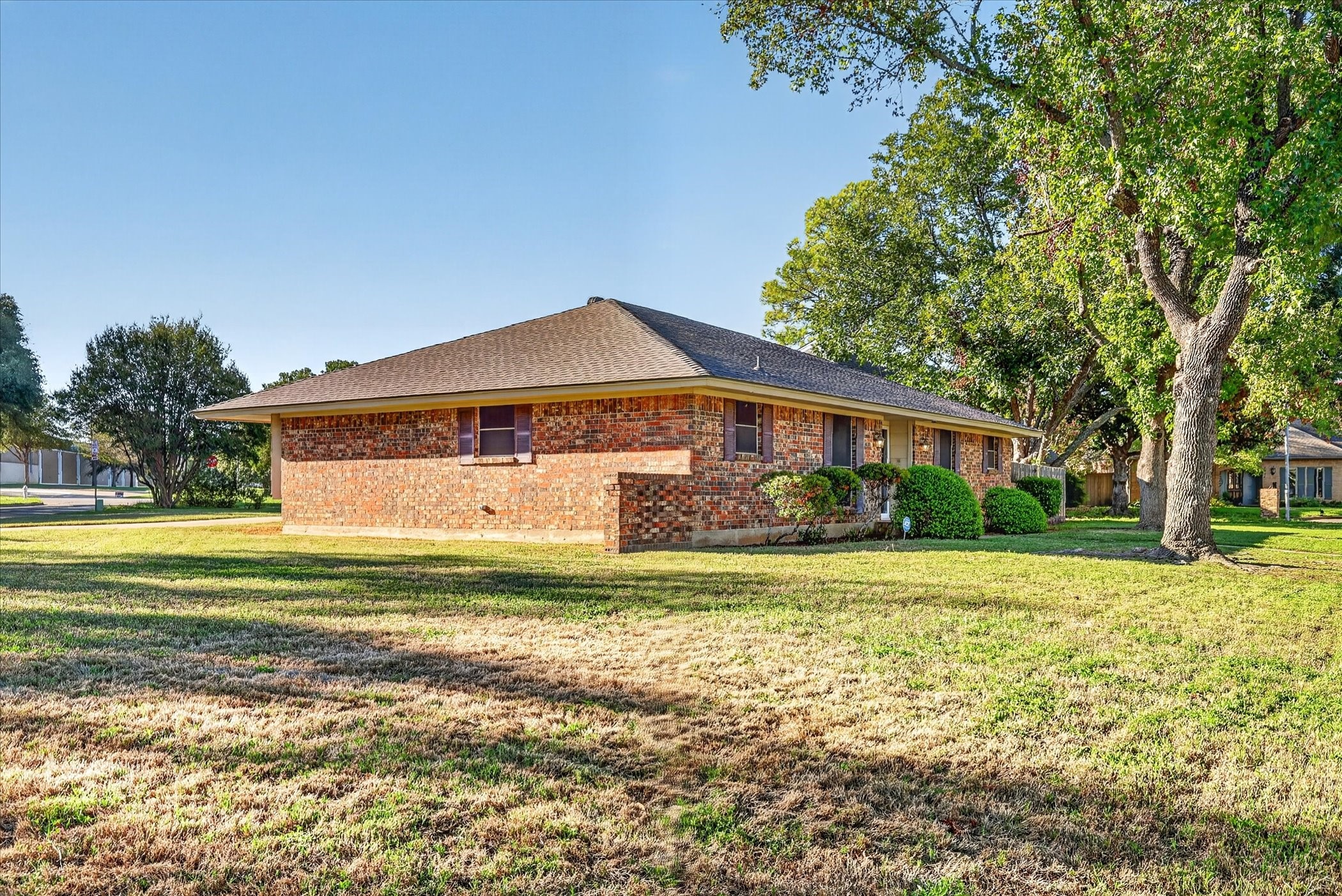 1818 Lakemont Court