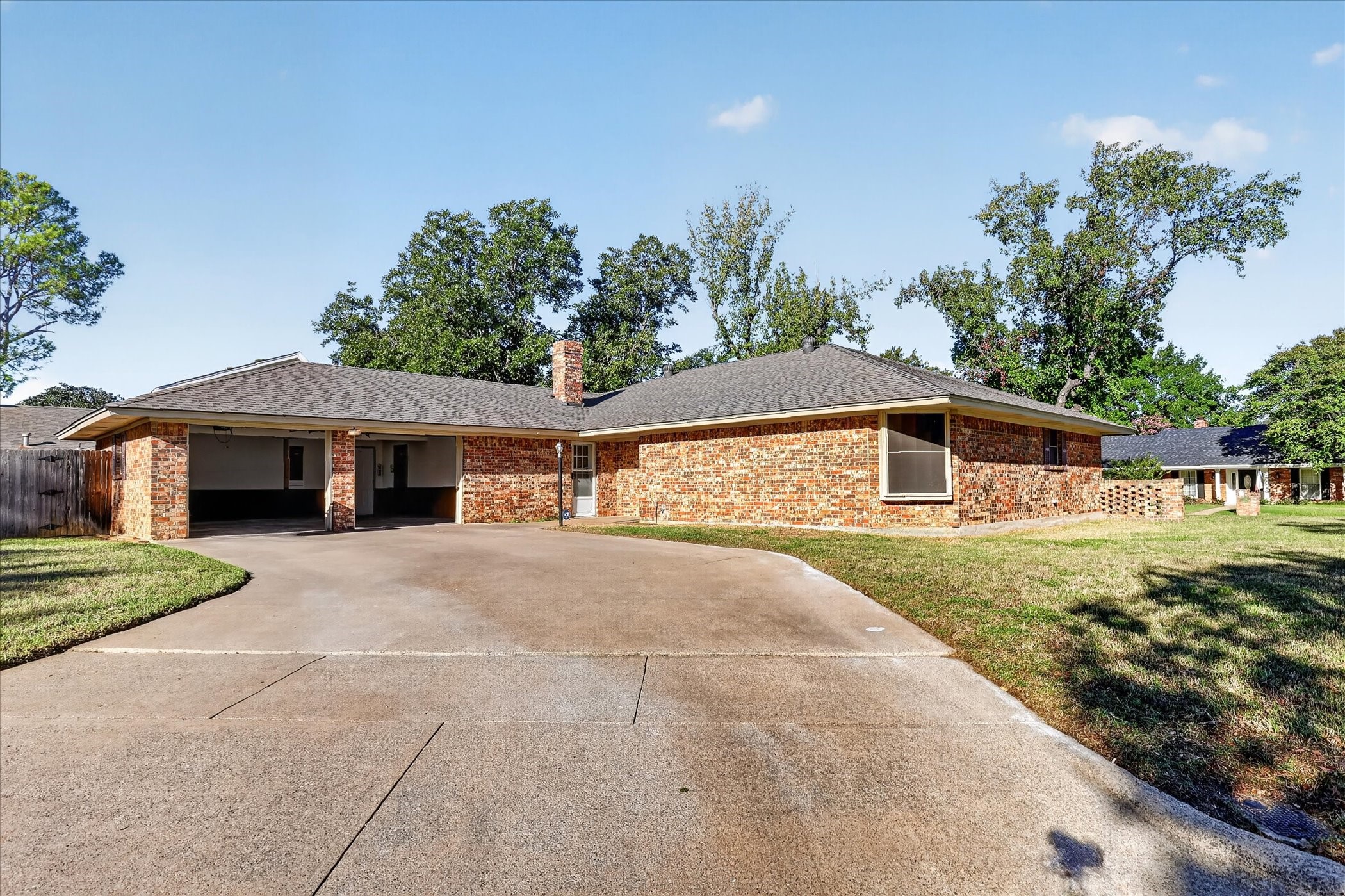 1818 Lakemont Court