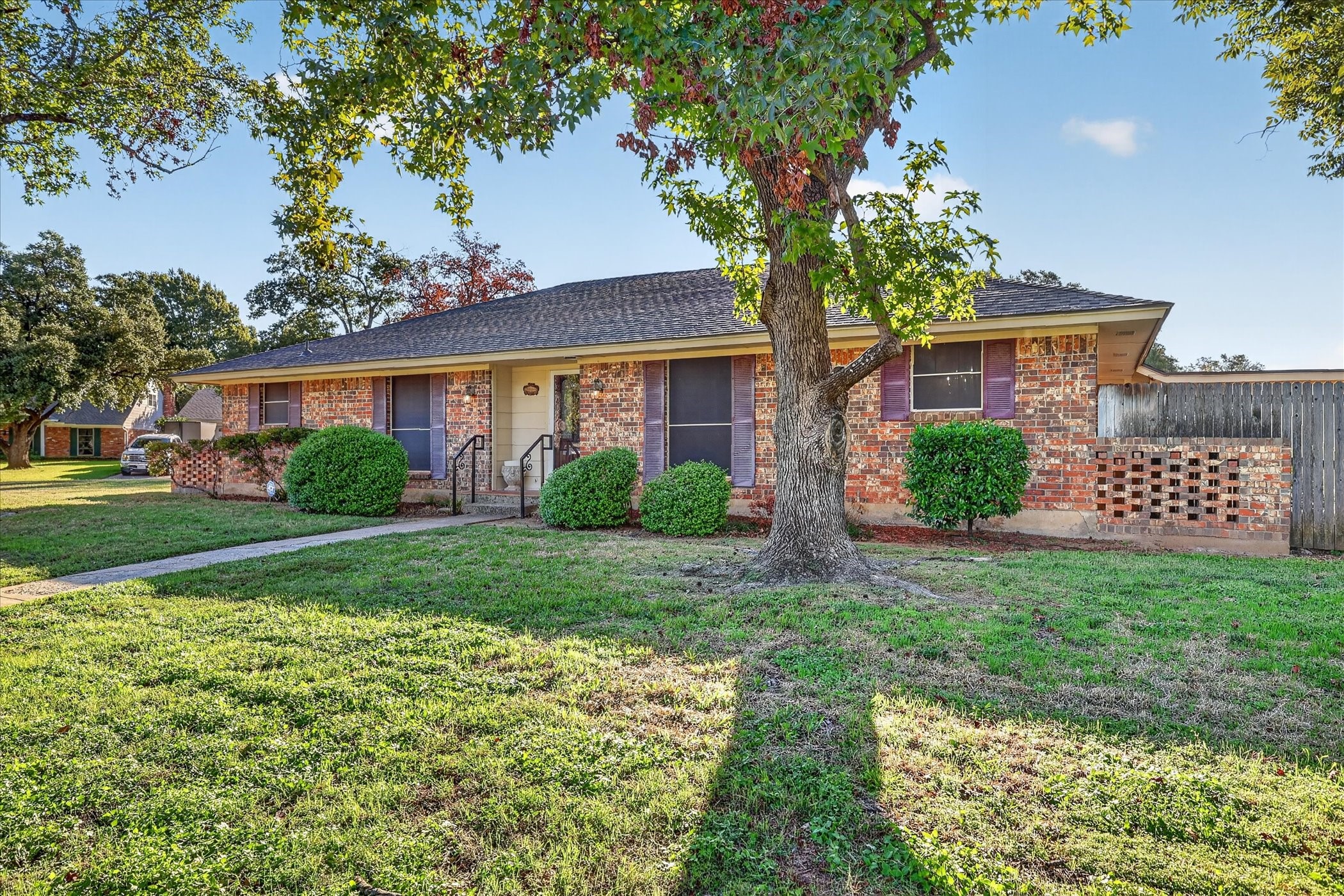 1818 Lakemont Court