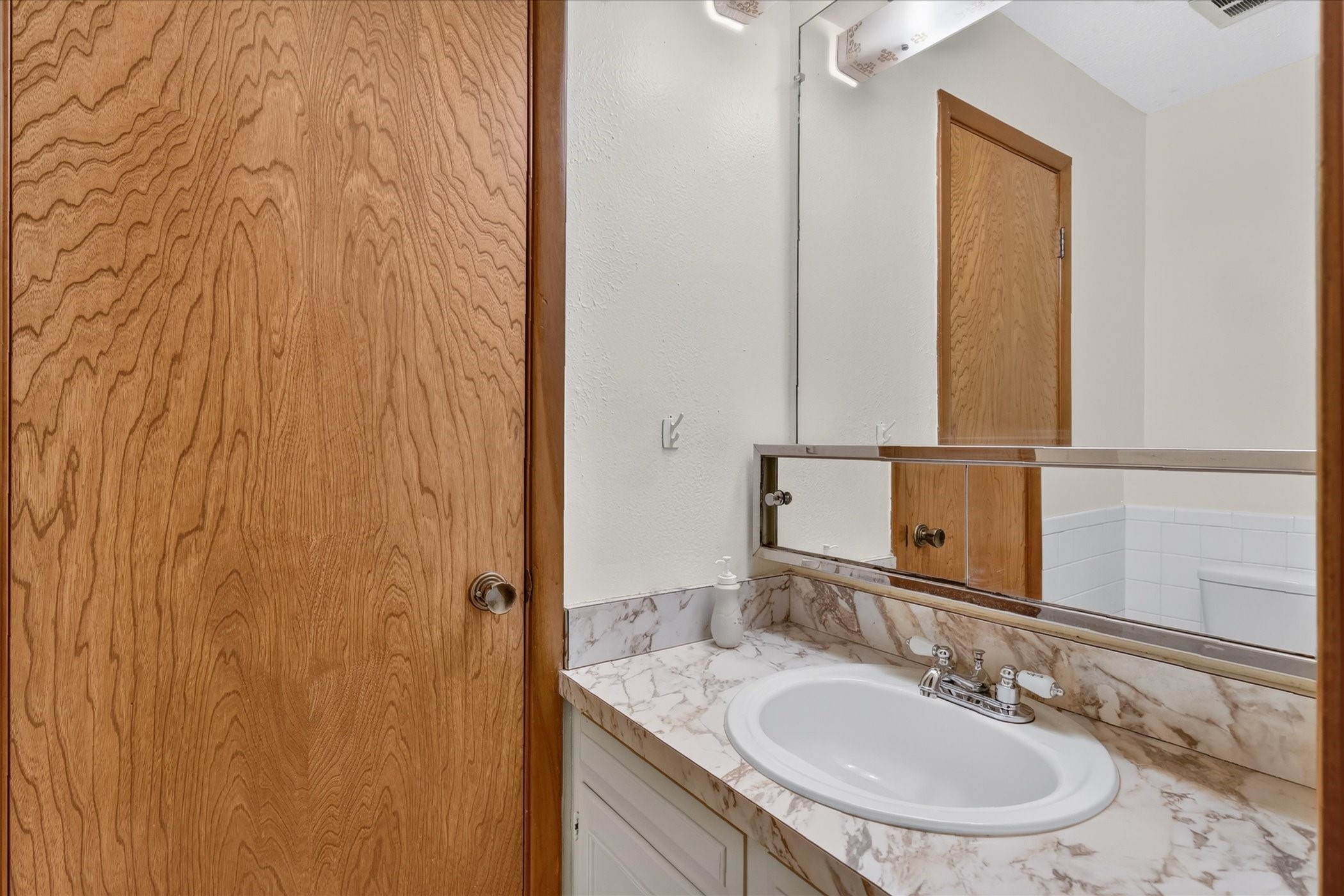 1818 Lakemont Court