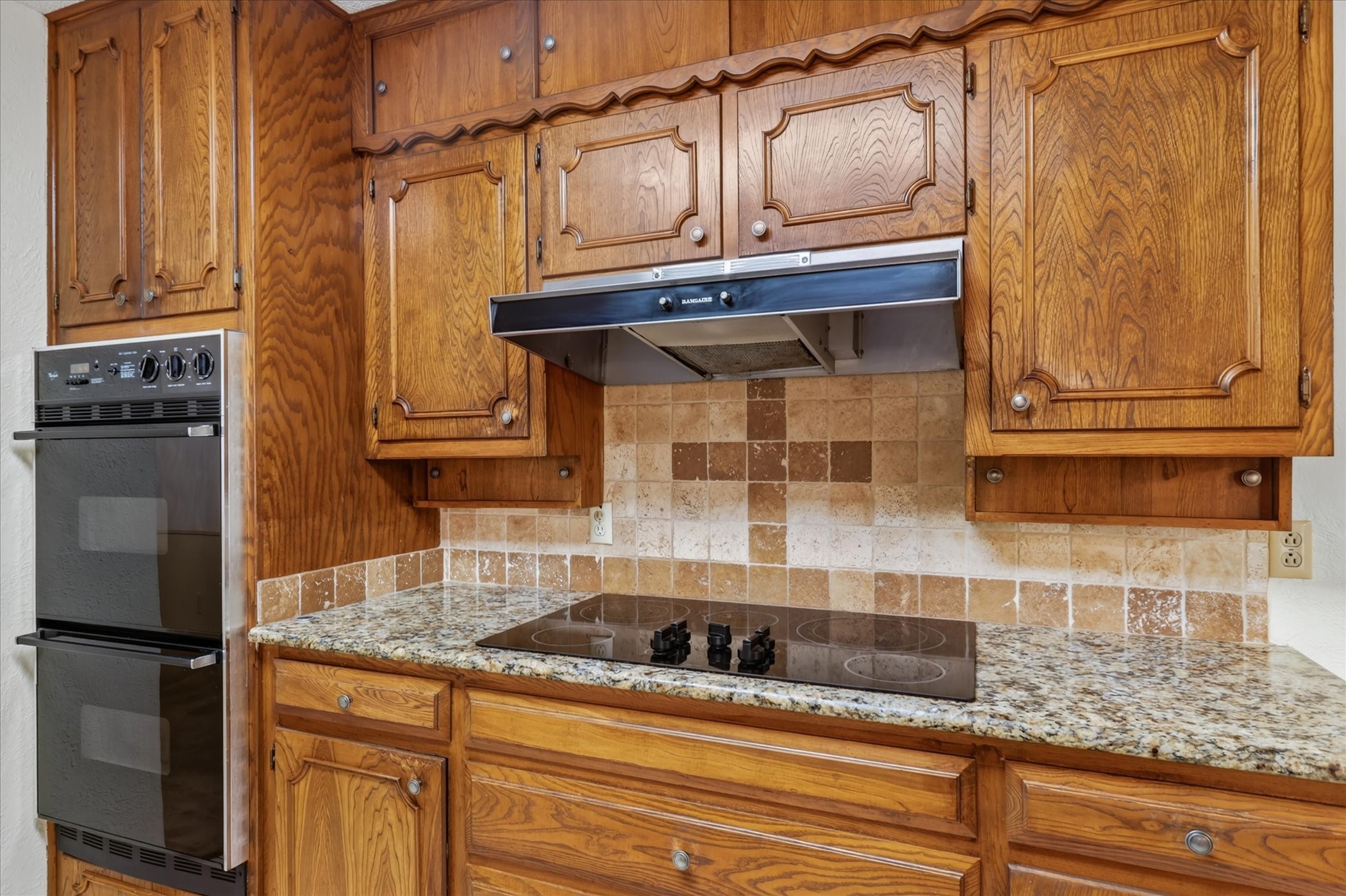 1818 Lakemont Court