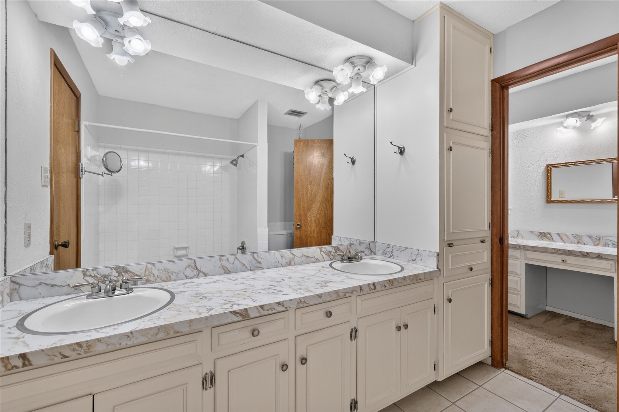 1818 Lakemont Court