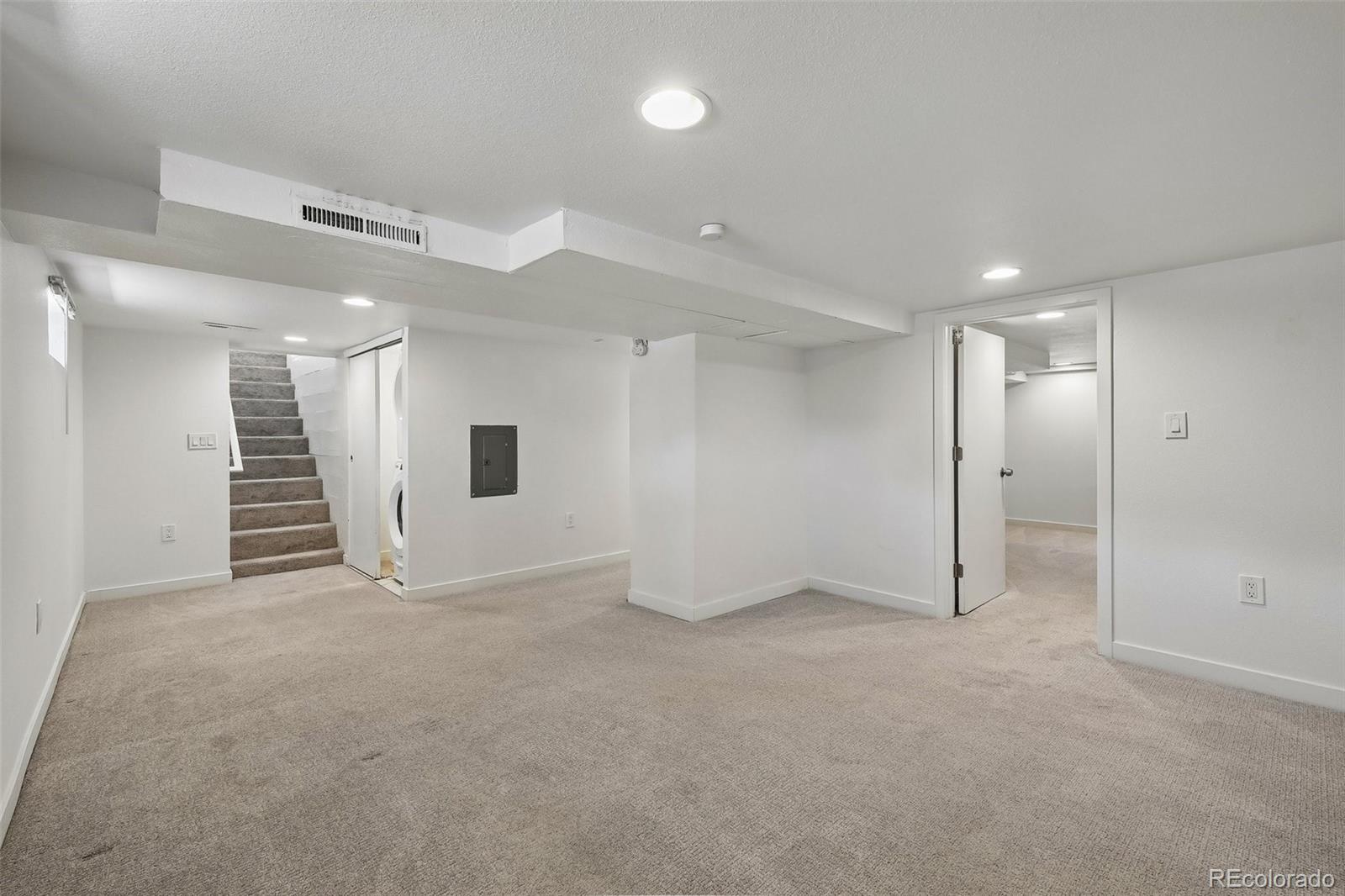 863 Fenton Street