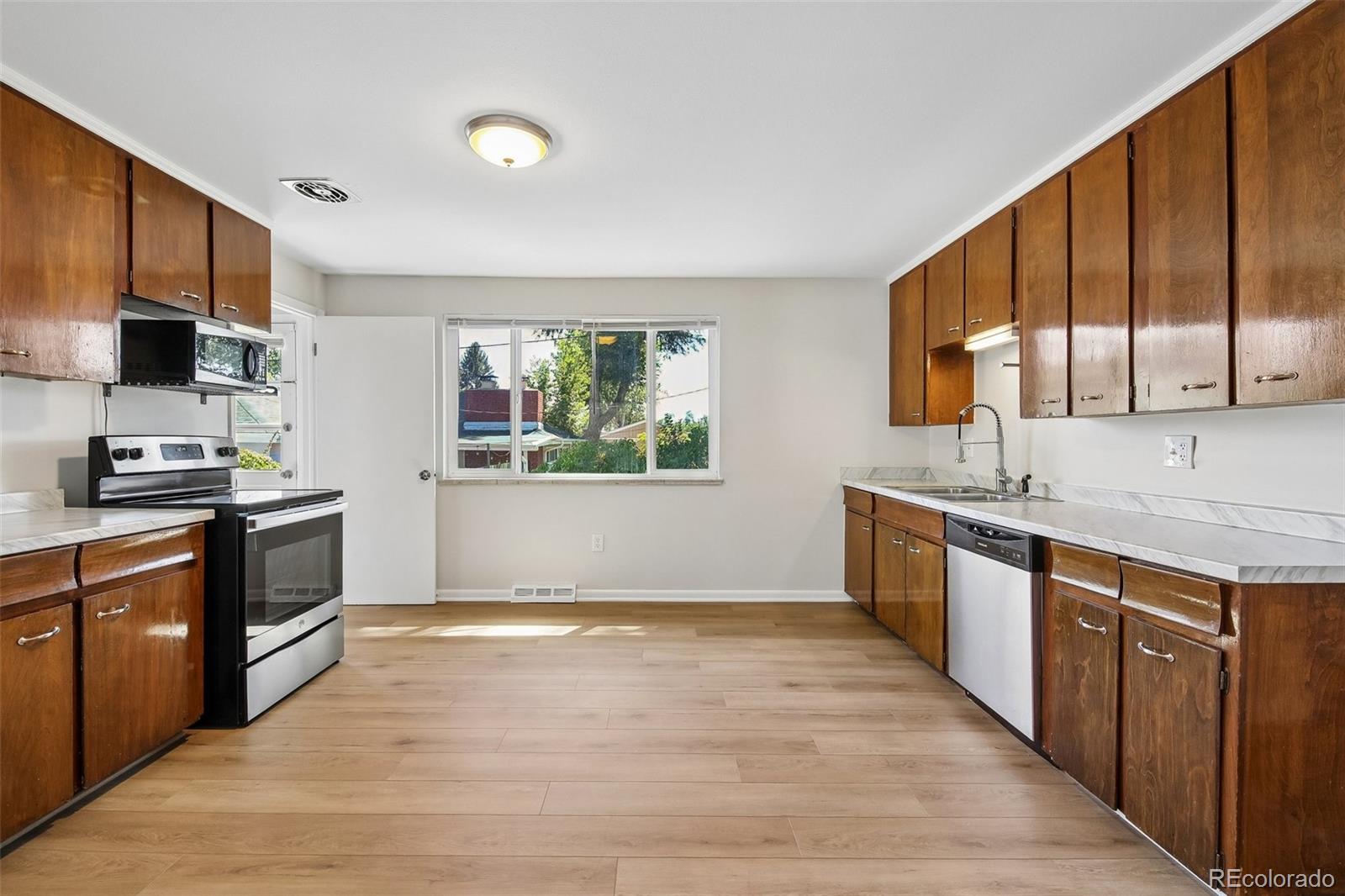 863 Fenton Street