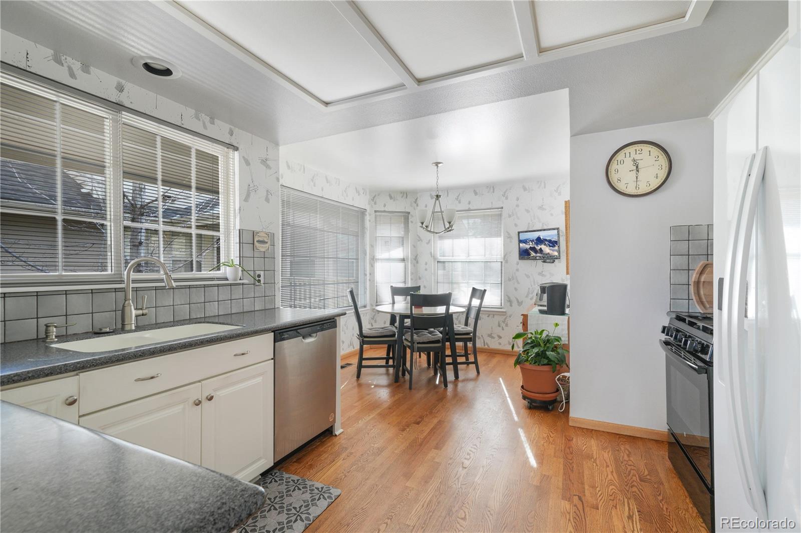 1912 E Phillips Drive