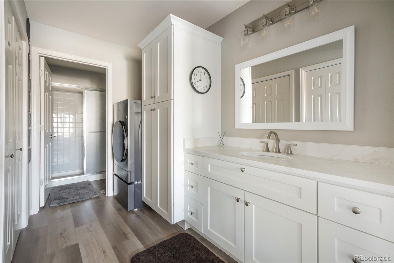 1912 E Phillips Drive